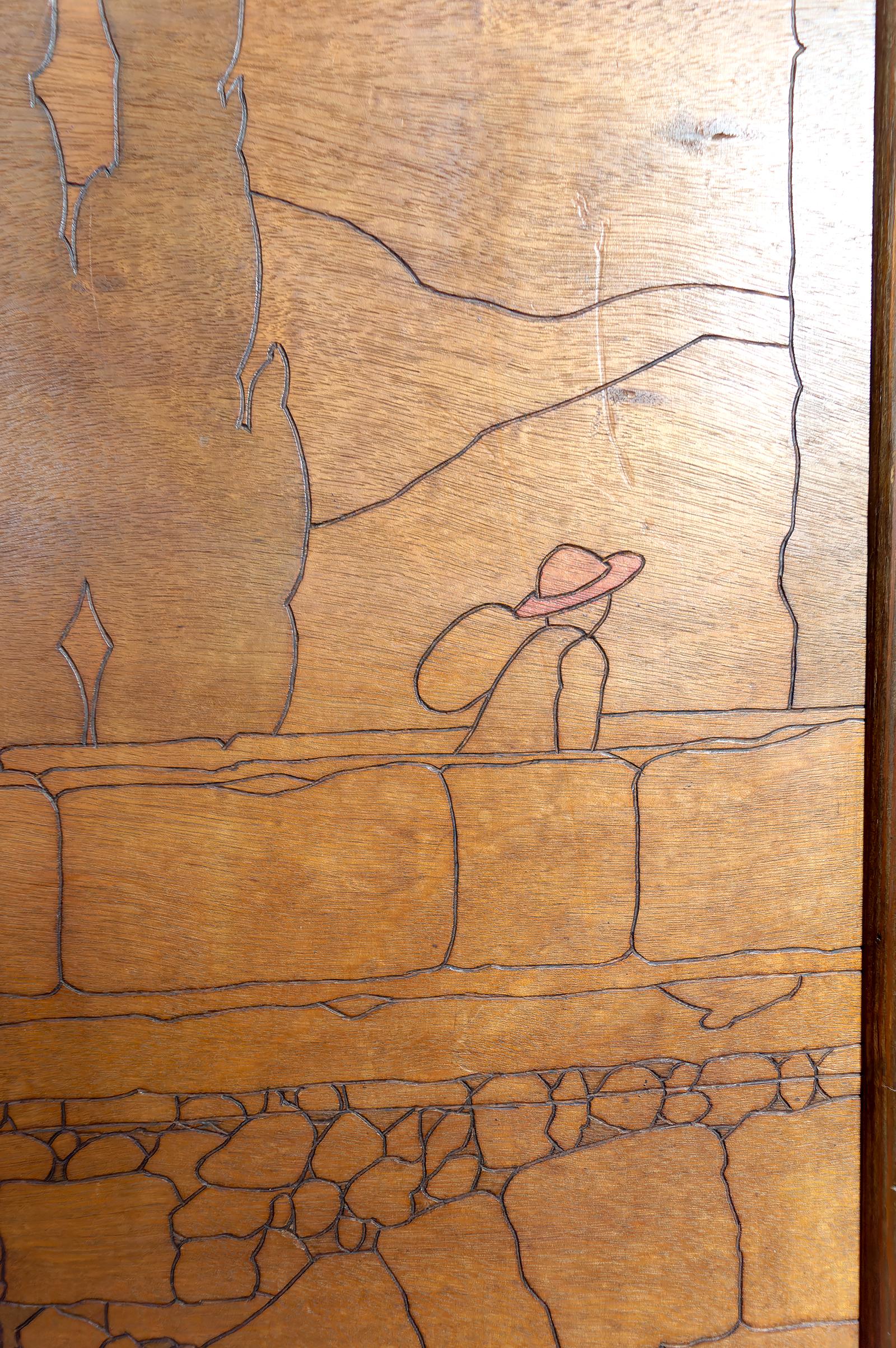 Français Écran pyrogravé - Paysage urbain méditerranéen médiéval, Art Nouveau / Art Déco en vente