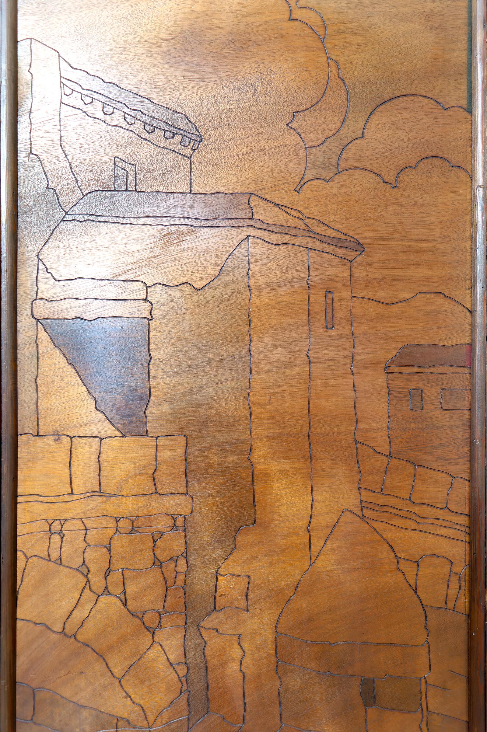 Écran pyrogravé - Paysage urbain méditerranéen médiéval, Art Nouveau / Art Déco Bon état - En vente à VÉZELAY, FR