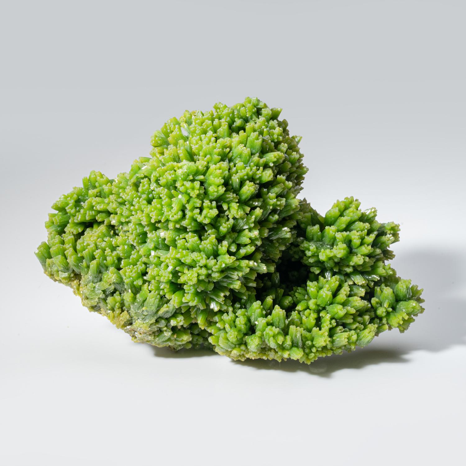 Contemporary Pyromorphite from Daoping Mine, Yangshuo, Guangxi, China For Sale