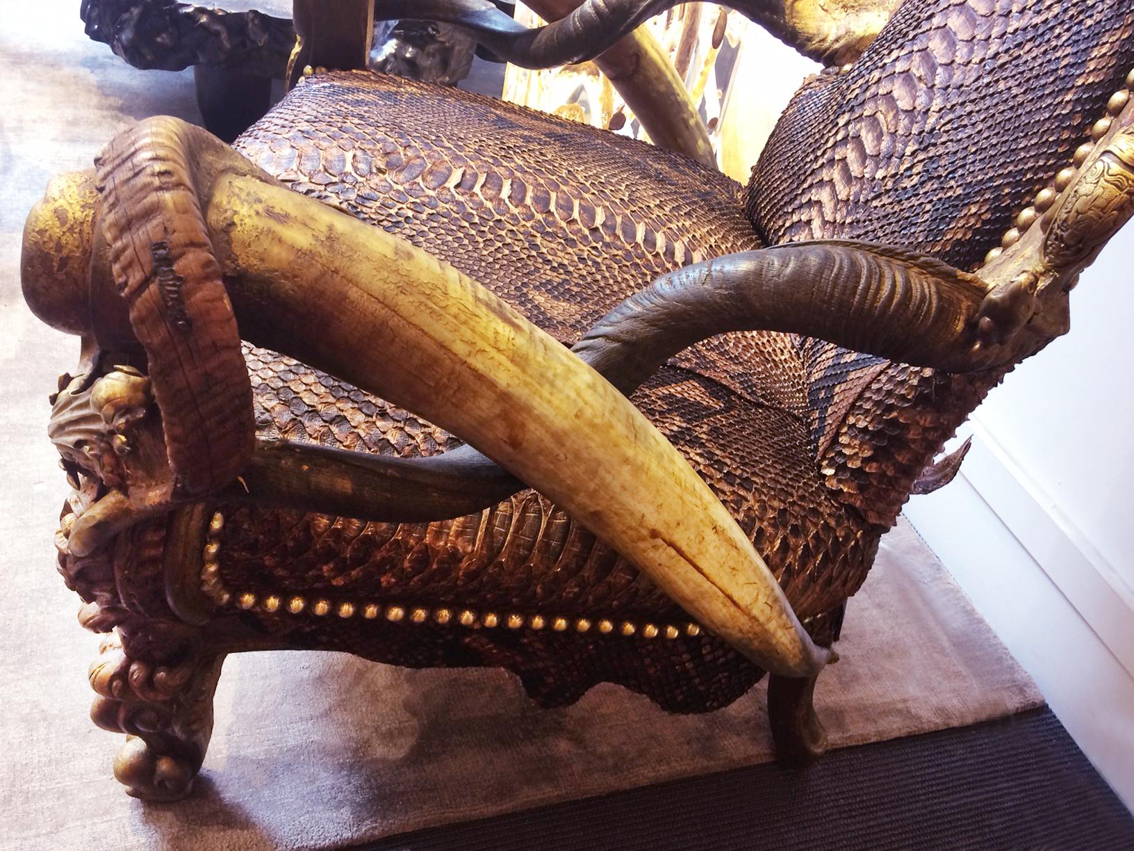 Python Throne In New Condition For Sale In Paris, FR