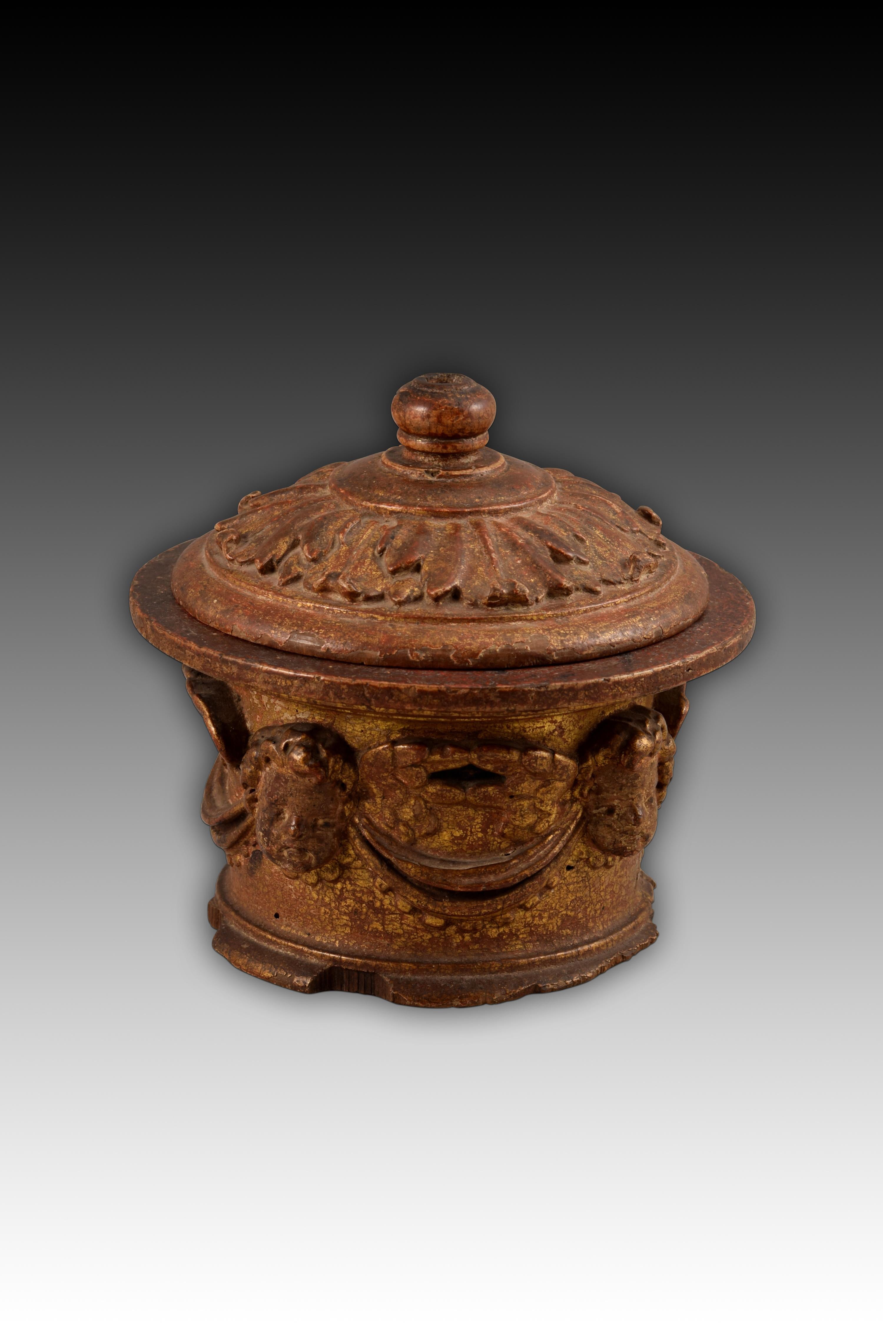 Other Pyx. Carved and Polychrome Wood, Spanish School, 16th Century For Sale