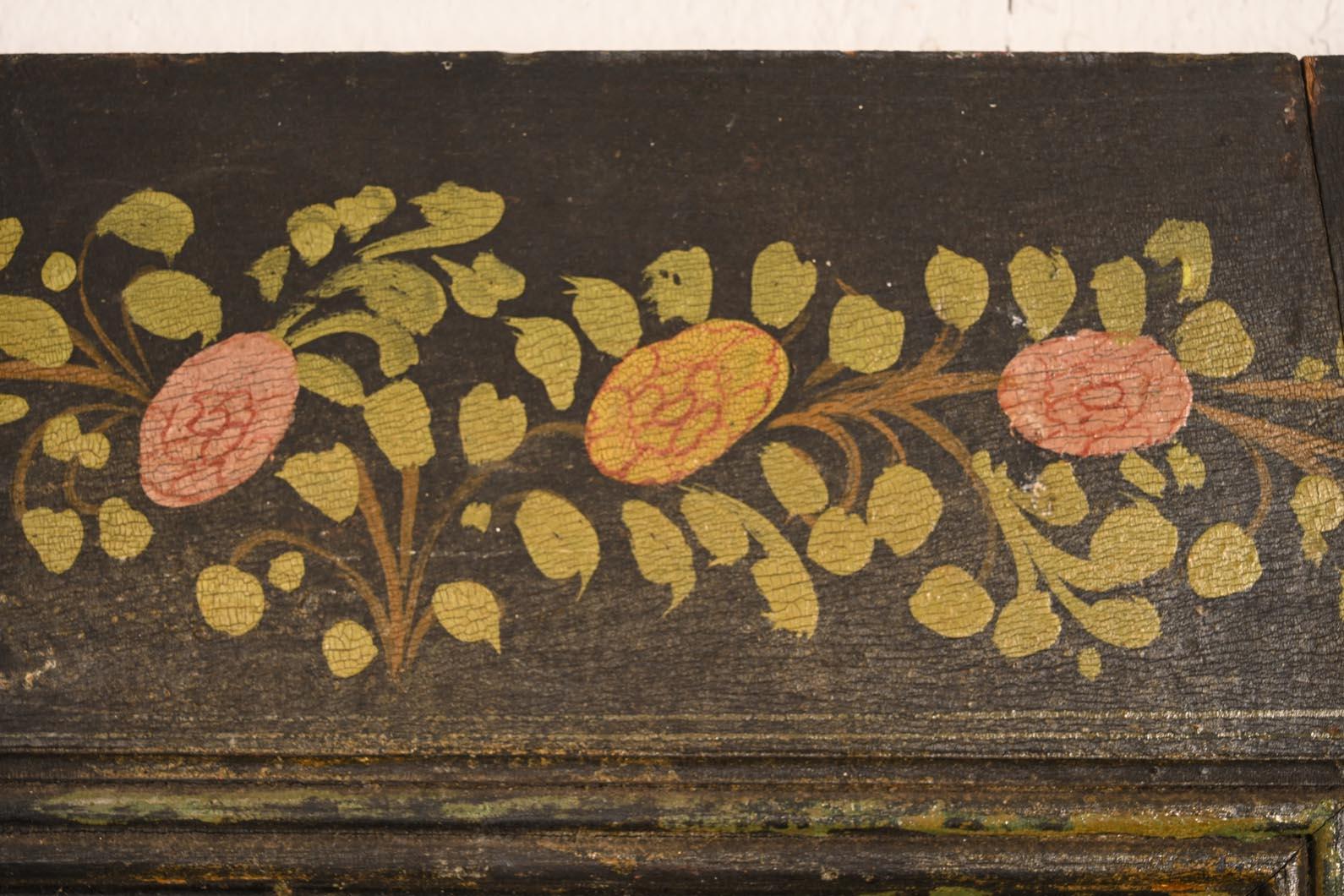 Qajar Art, Türenset mit wichtigen Szenen des persischen Lebens verziert (Holz) im Angebot