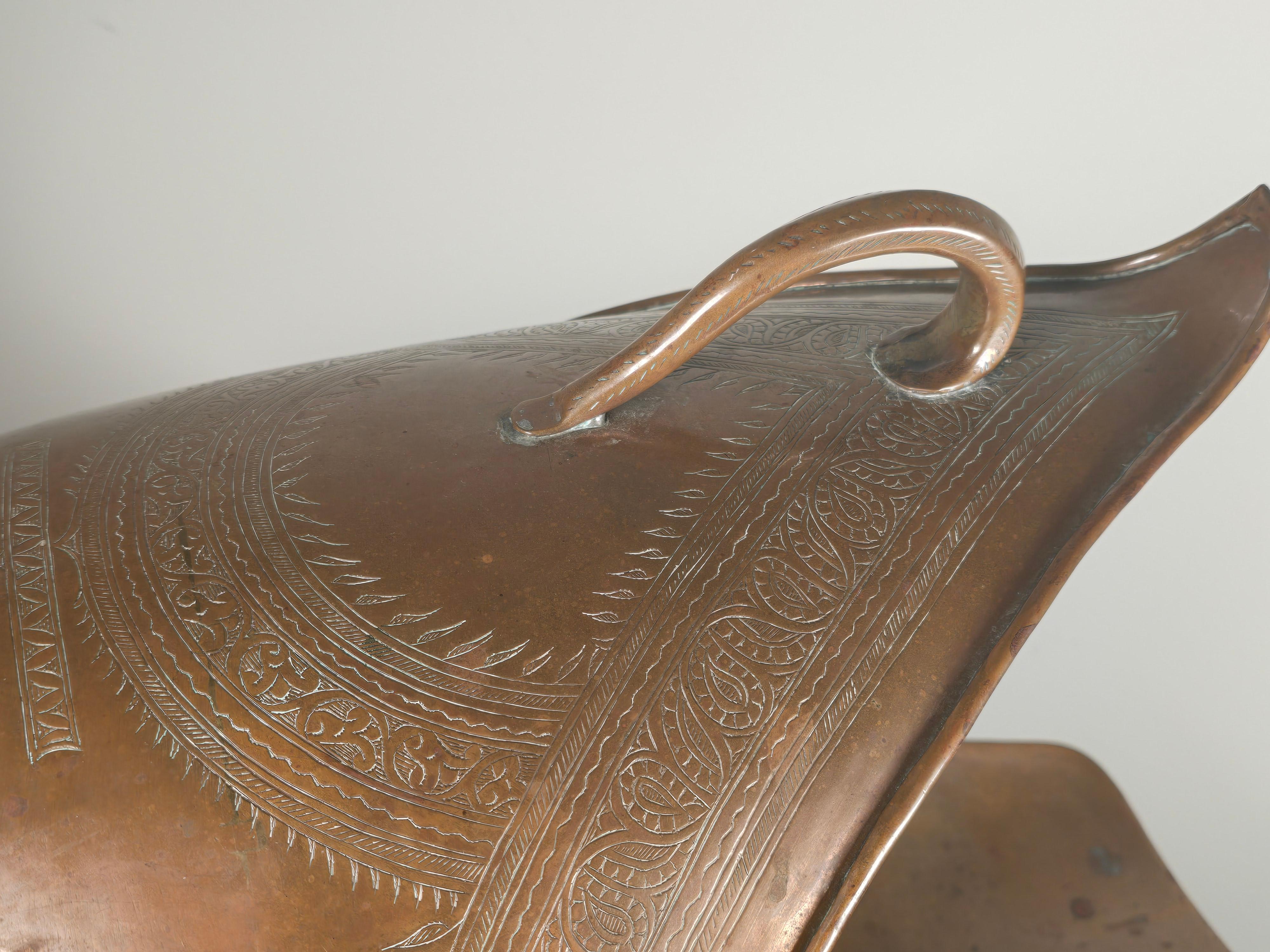 Qajar Persian Hammered Copper Scuttle with Aesthetic Movement Form For Sale 6
