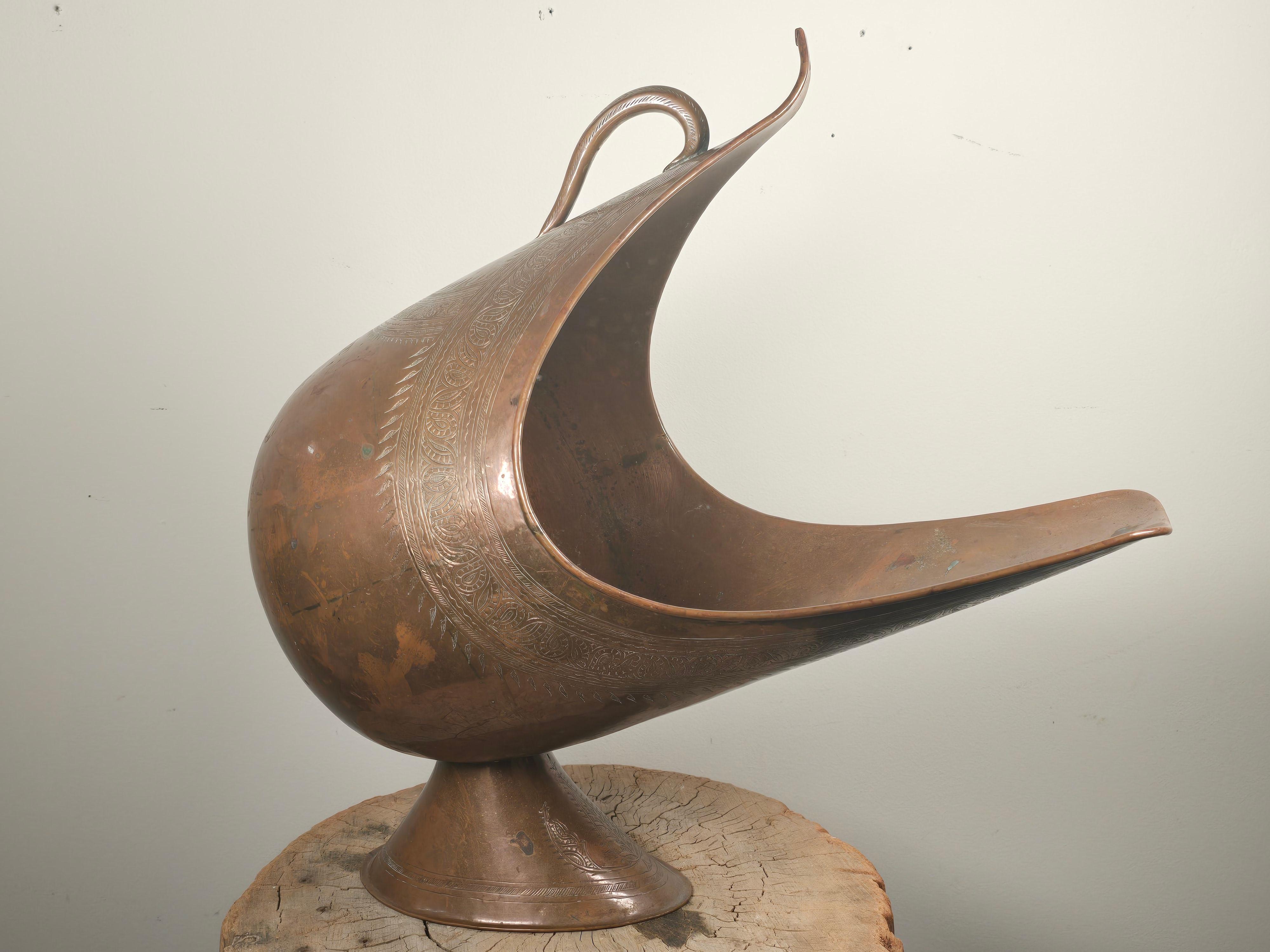 Qajar Persian Hammered Copper Scuttle with Aesthetic Movement Form For Sale 8