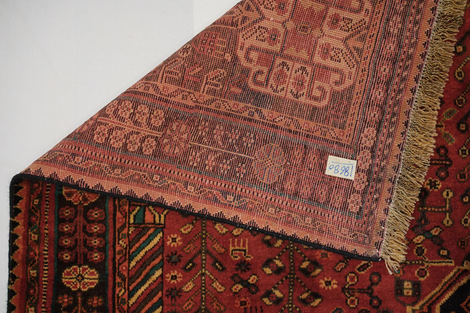 Qashgai Vintage 1930 Semi Antique medium large format Lambs wool with goat hair For Sale 5
