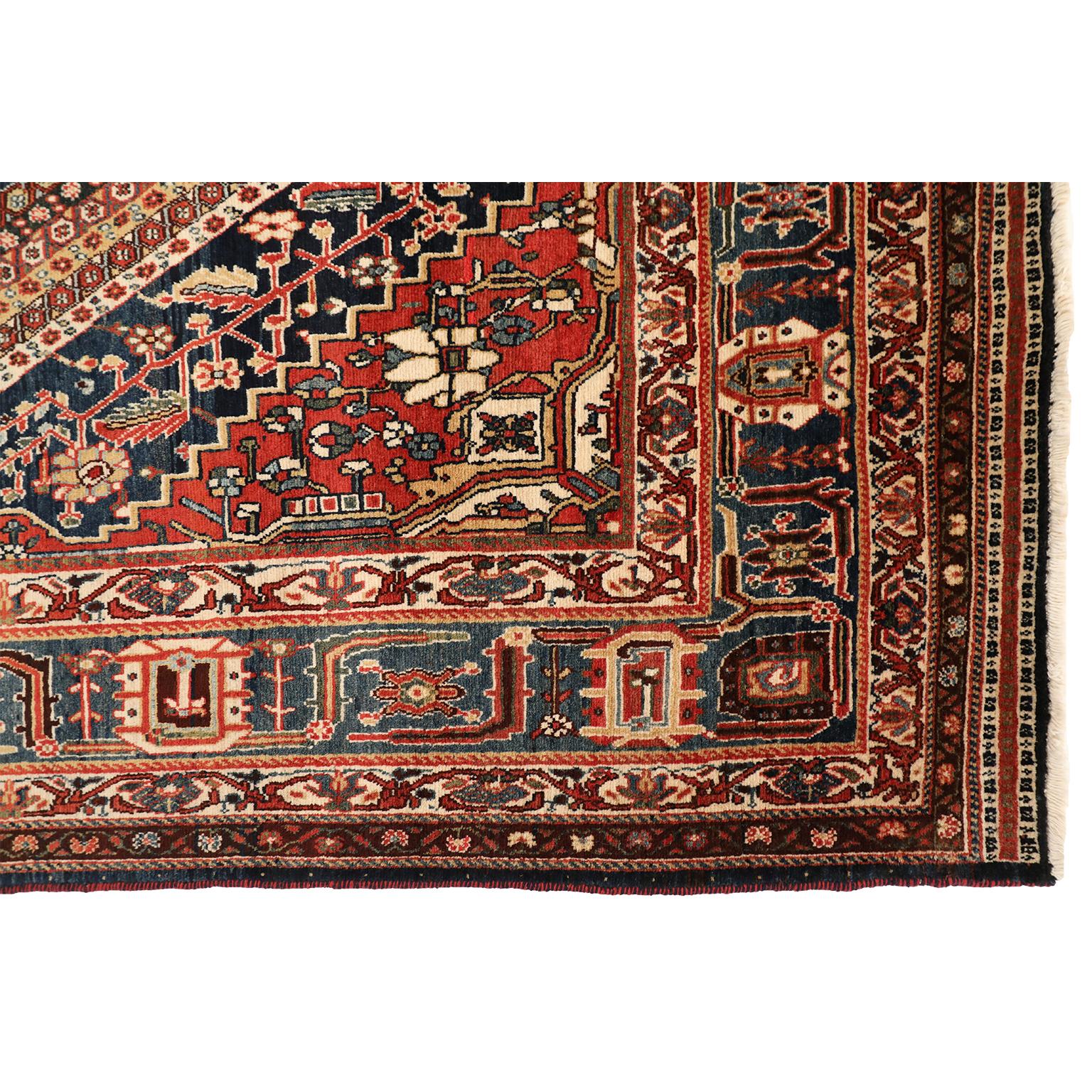 Early 20th Century Antique 1920s Qashqai Persian Rug, 11' x 17' For Sale