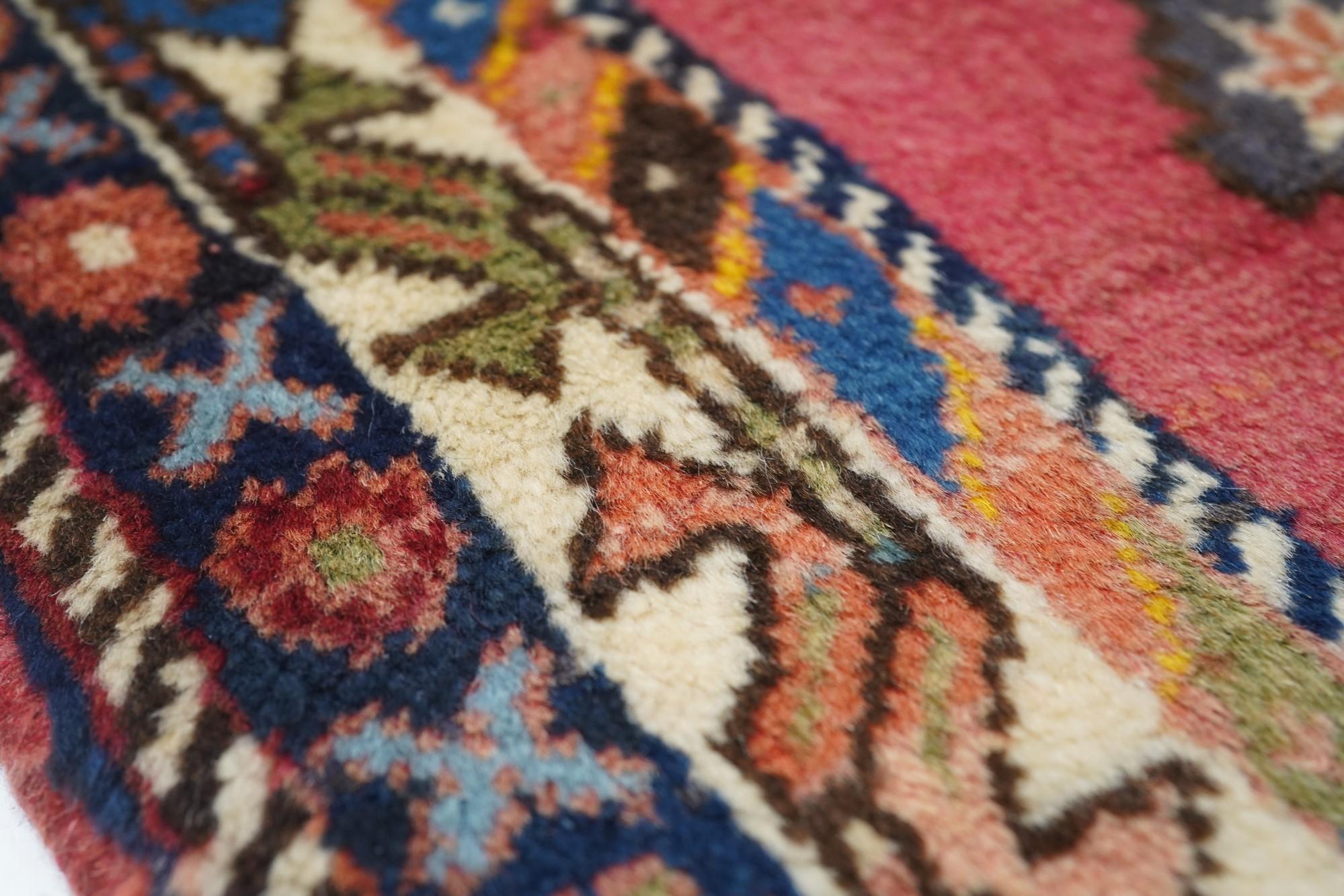 Late 20th Century Qashqai Rug For Sale