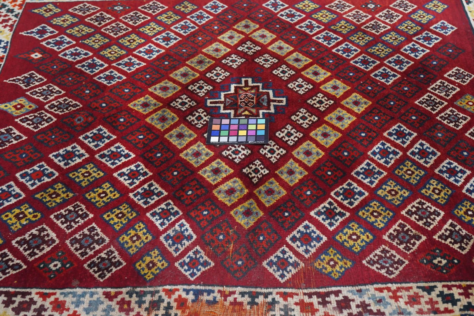 Antiker persischer Qashqai-Wollteppich aus Qashqai 4'6'' x 5'3'' im Angebot 2