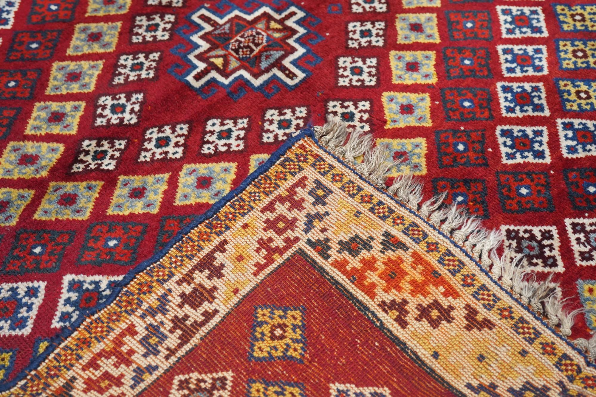 Antiker persischer Qashqai-Wollteppich aus Qashqai 4'6'' x 5'3'' im Angebot 3