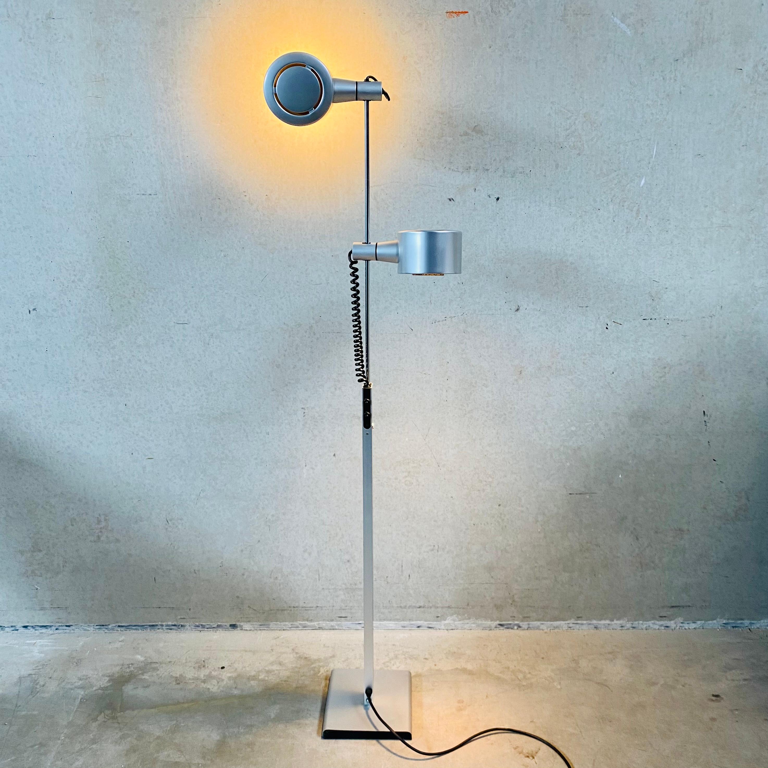 QC Twin Spotlicht Floor Lamp by Ronald Homes for Conelicht Limited, UK, 1970s In Good Condition For Sale In DE MEERN, NL