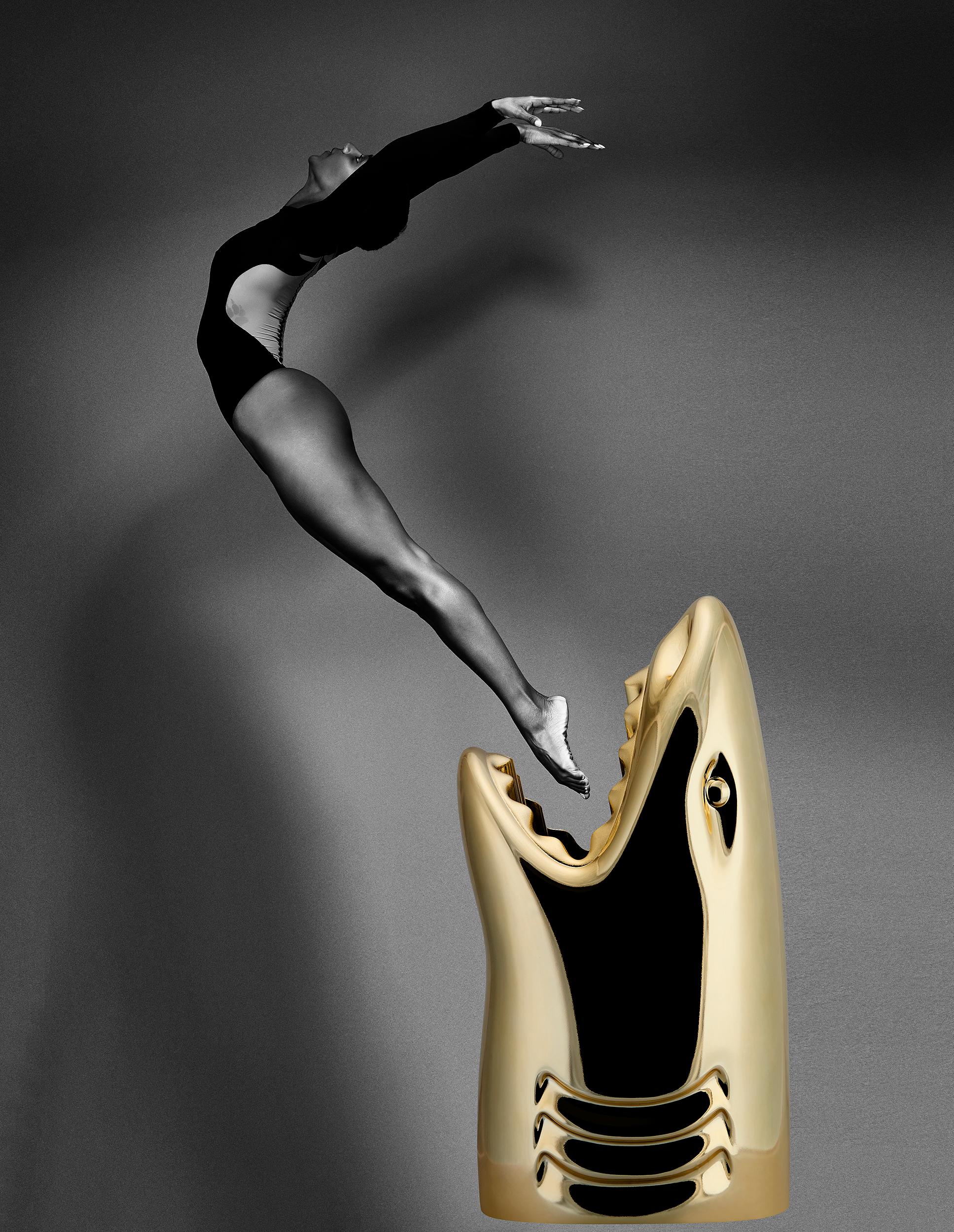 Porte-parapluies ou rafraîchisseur à champagne moderne en forme de requin en argent ou en or titane en vente 6