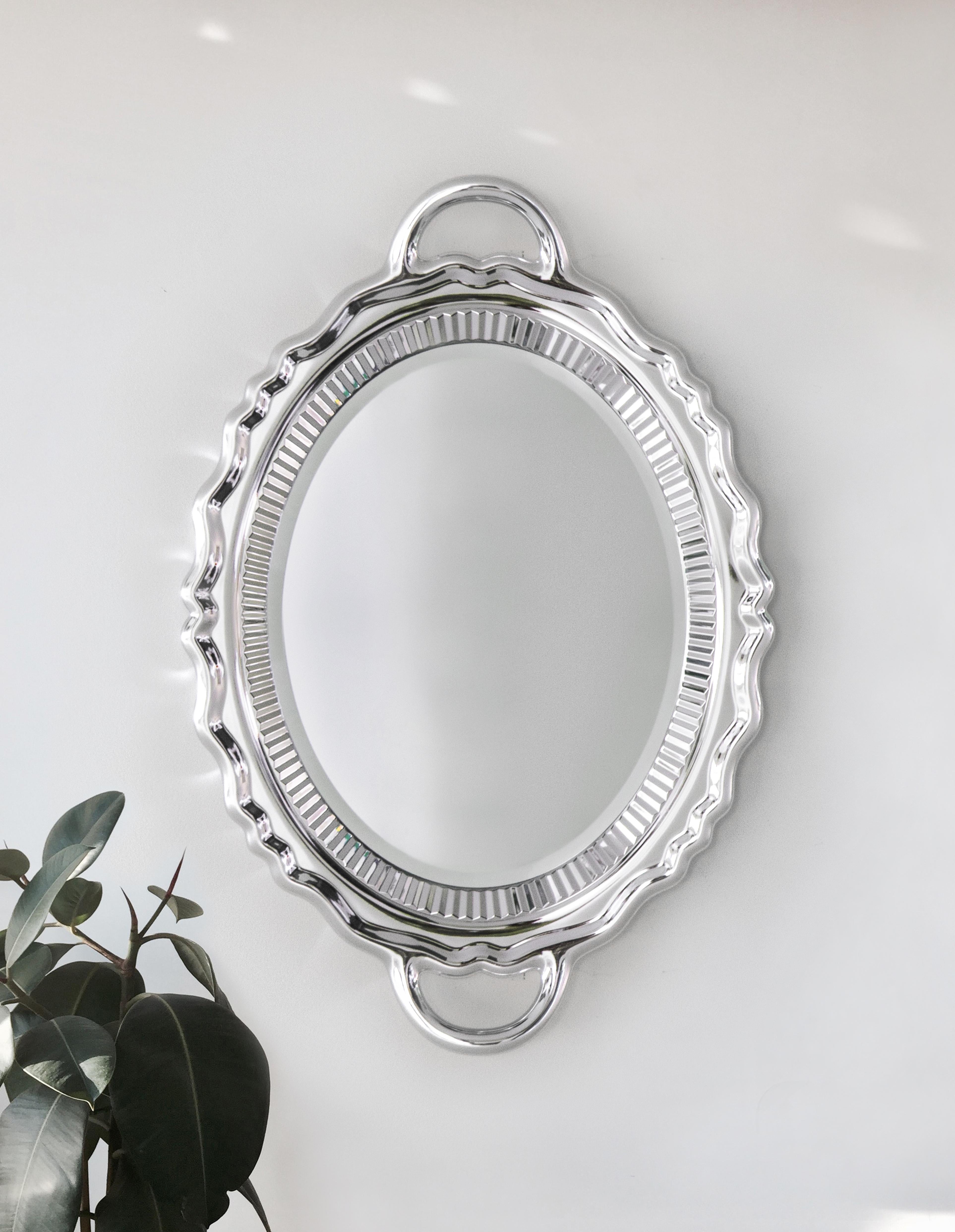 Espejo moderno de pared dorado o plateado inspirado en el siglo XVII de Studio Job Plástico en venta
