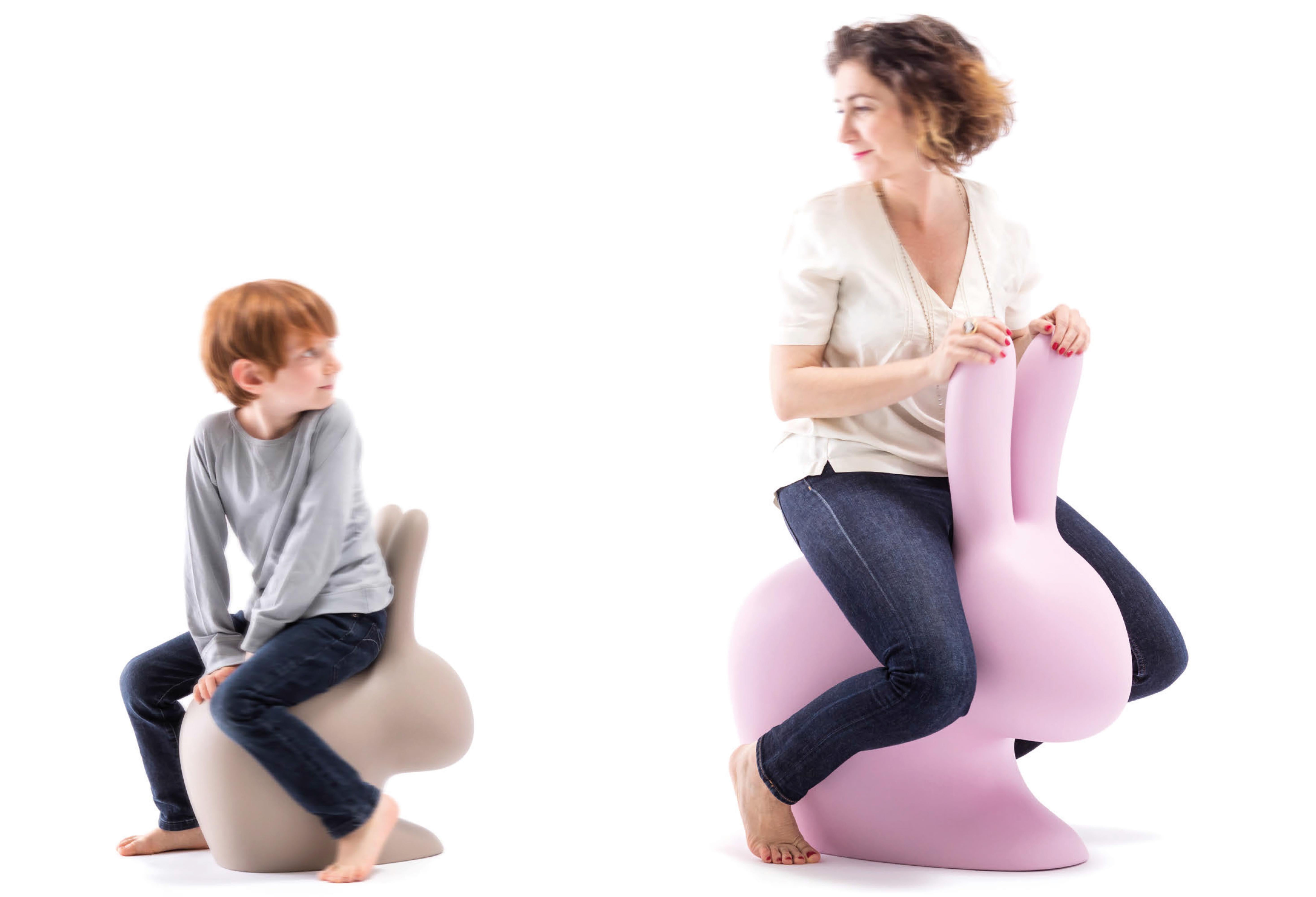 Grande chaise lapin moderne et sculpturale rose  en vente 15