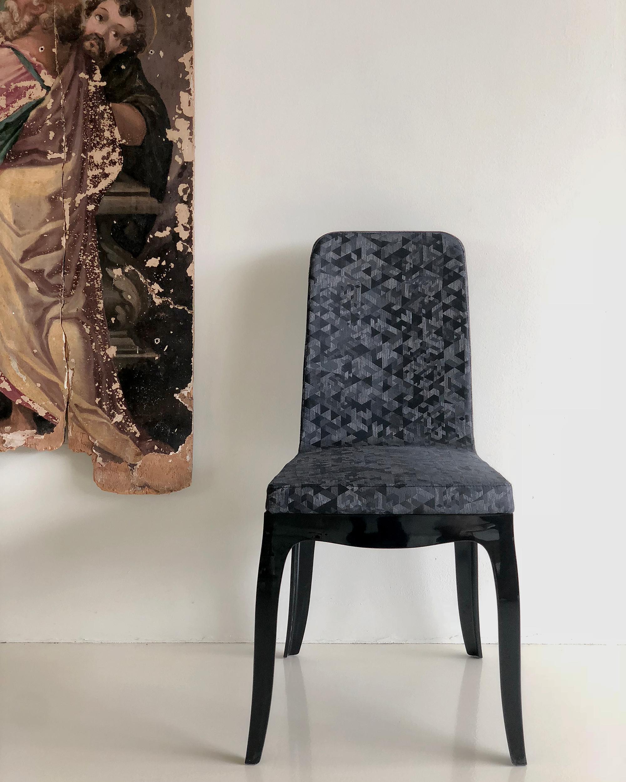 XXIe siècle et contemporain Chaise de salle à manger ou d'appoint moderne en tissu noir et gris par Marcel Wanders en vente