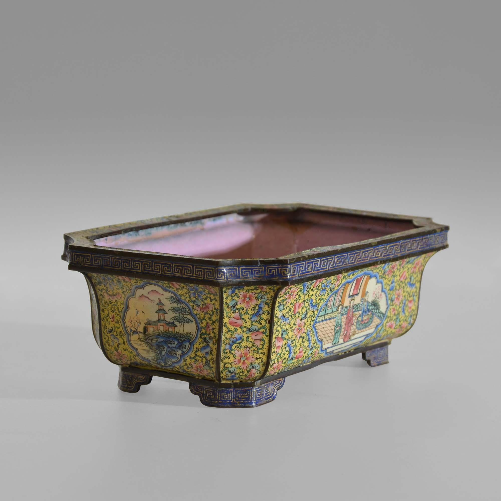 Qianlong Chinese Canton enamel jardinière In Good Condition For Sale In Castle Douglas, GB