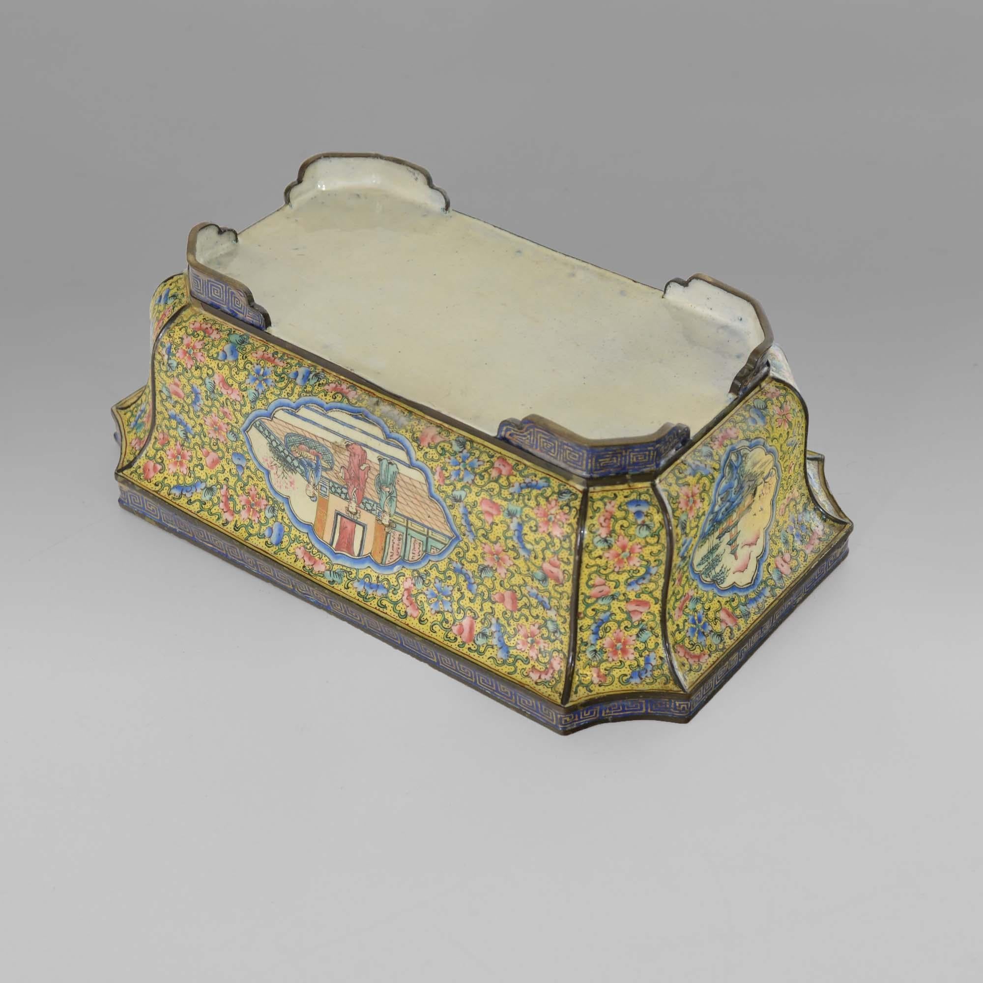 Qianlong Chinese Canton enamel jardinière For Sale 3