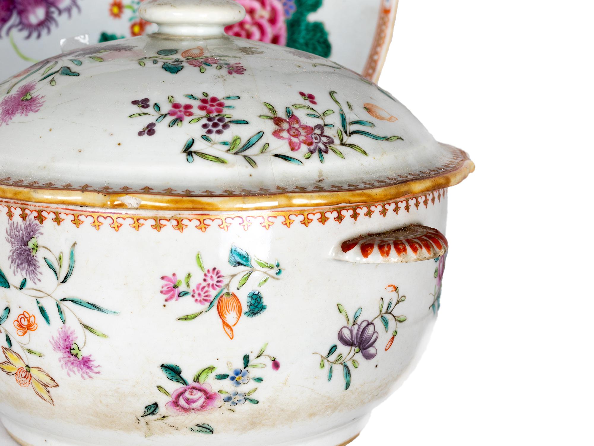 Chinois Soupière et plateau en porcelaine à fleurs Qianlong, Compagnie indienne portugaise des Indes, 18e siècle en vente