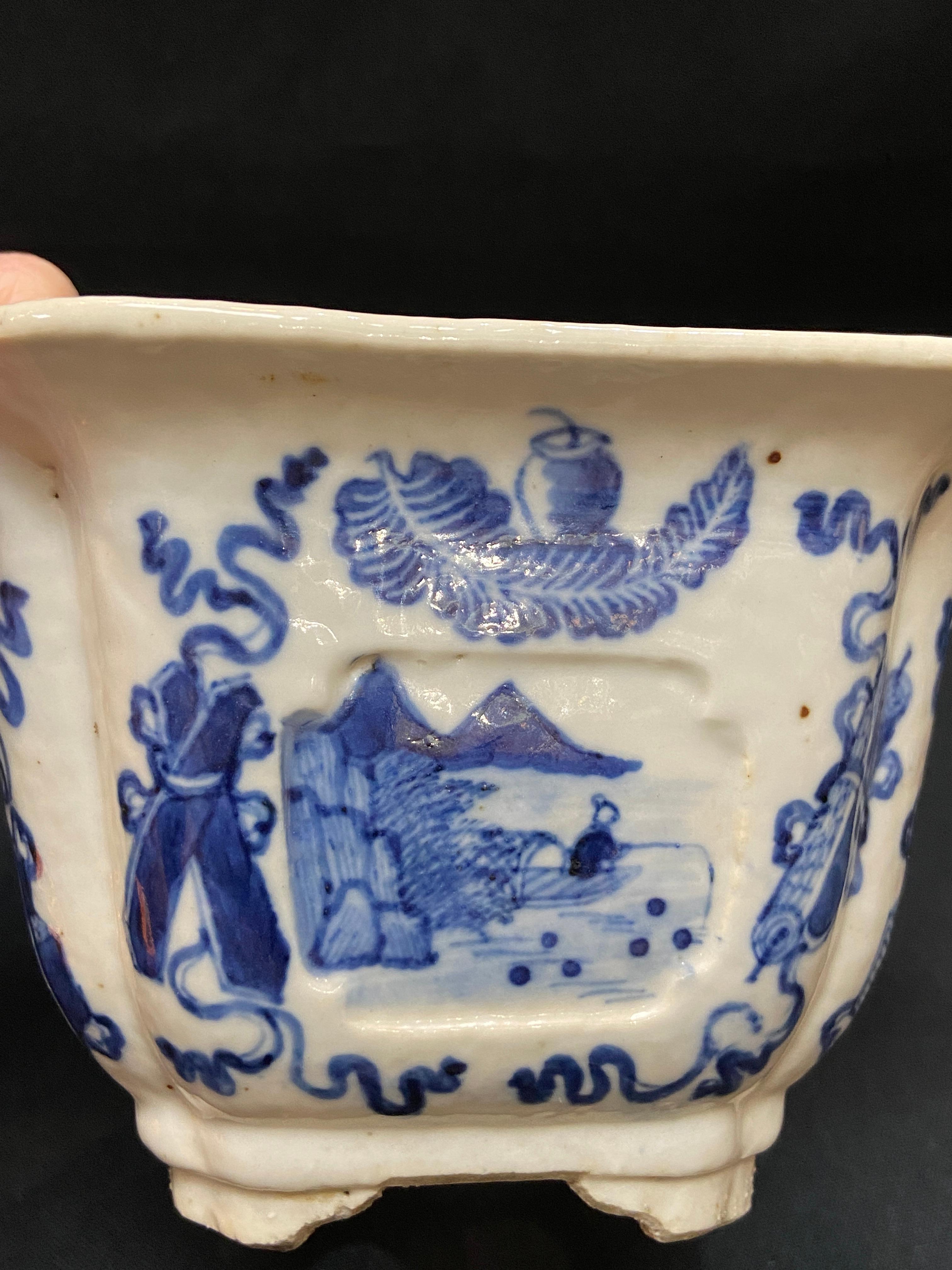 Qing， 18th century blue and white “landscape” Basin For Sale 4