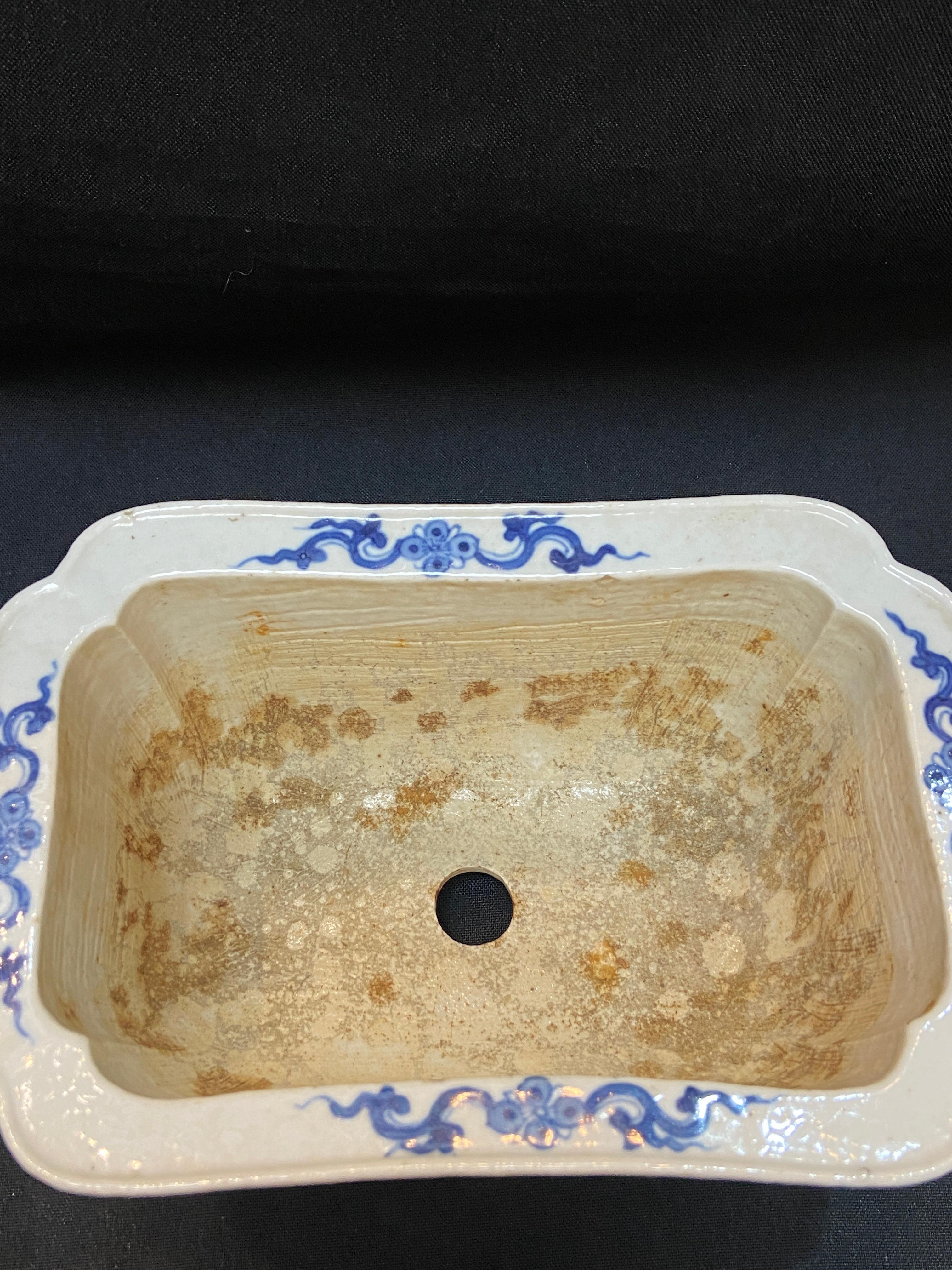 Qing， 18th century blue and white “landscape” Basin For Sale 1