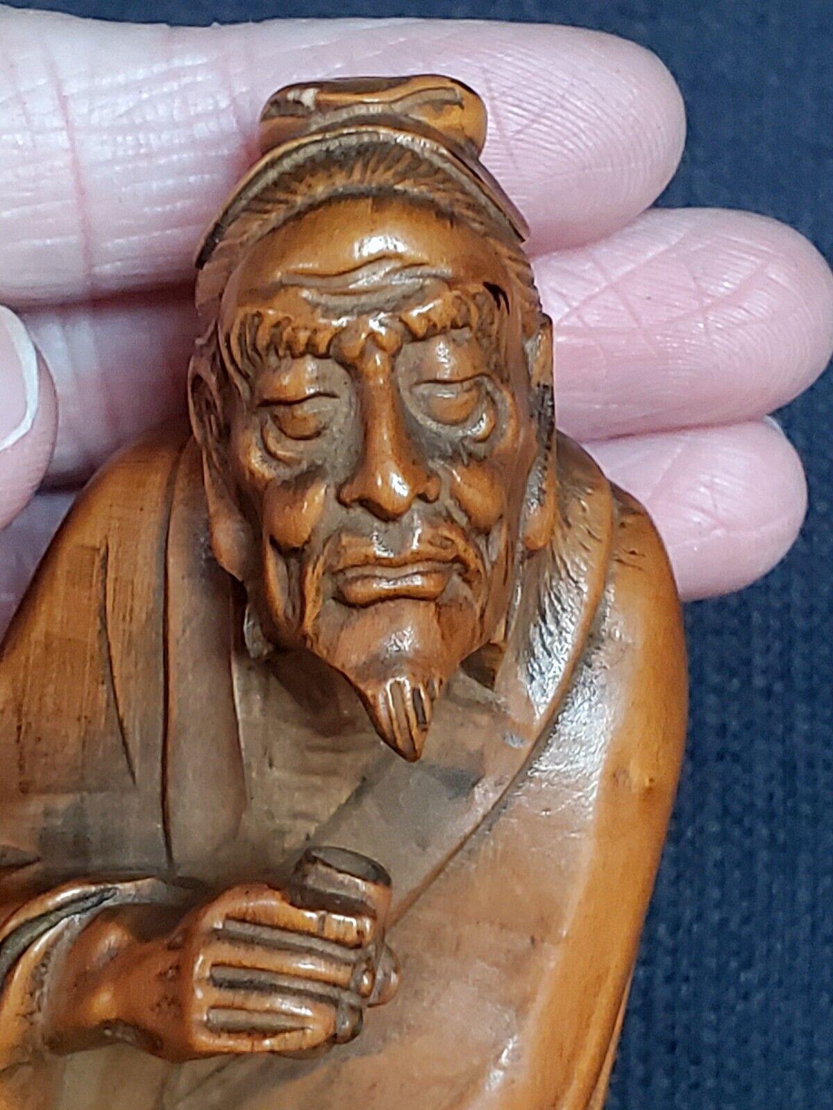 Qing, an Antique Delicate Fine Hand Carved Boxwood Old Scholar Figure Statue For Sale 3