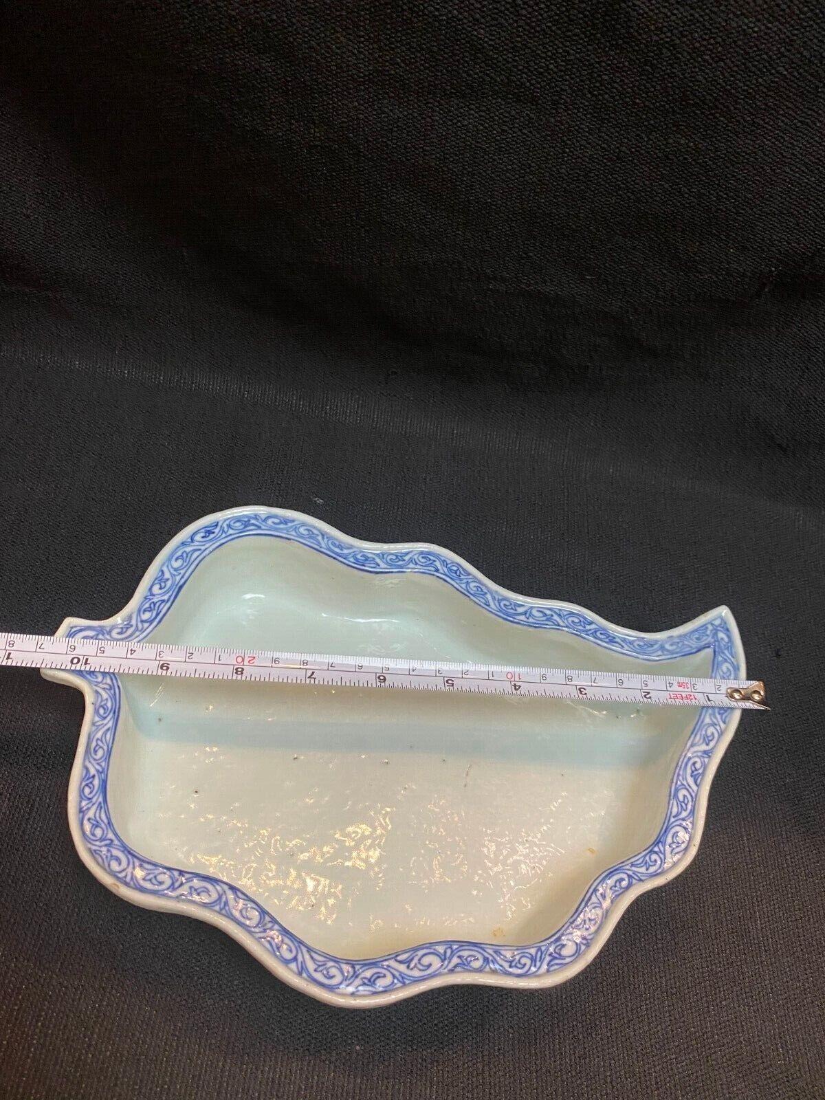 Qing, Antique Blue and White Lotus Pattern Leaf Shape Porcelain Flowerpot For Sale 9