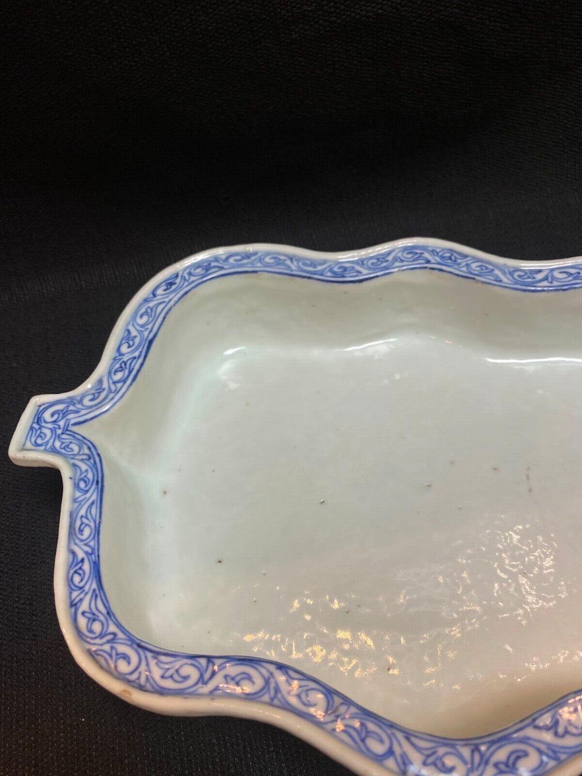 Qing, Antique Blue and White Lotus Pattern Leaf Shape Porcelain Flowerpot For Sale 2
