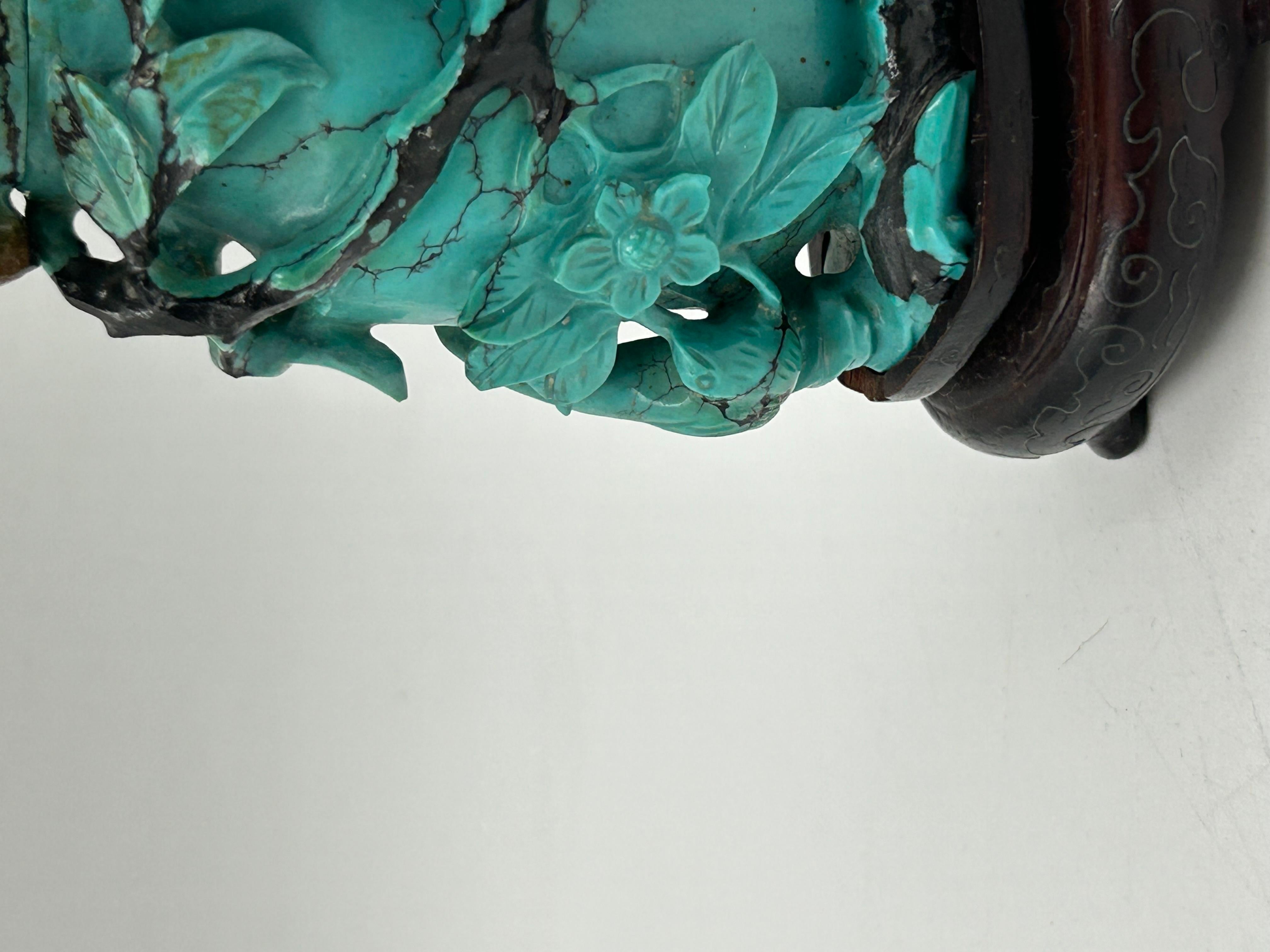 XIXe siècle Bouteille à priser en turquoise sculptée Qing en vente