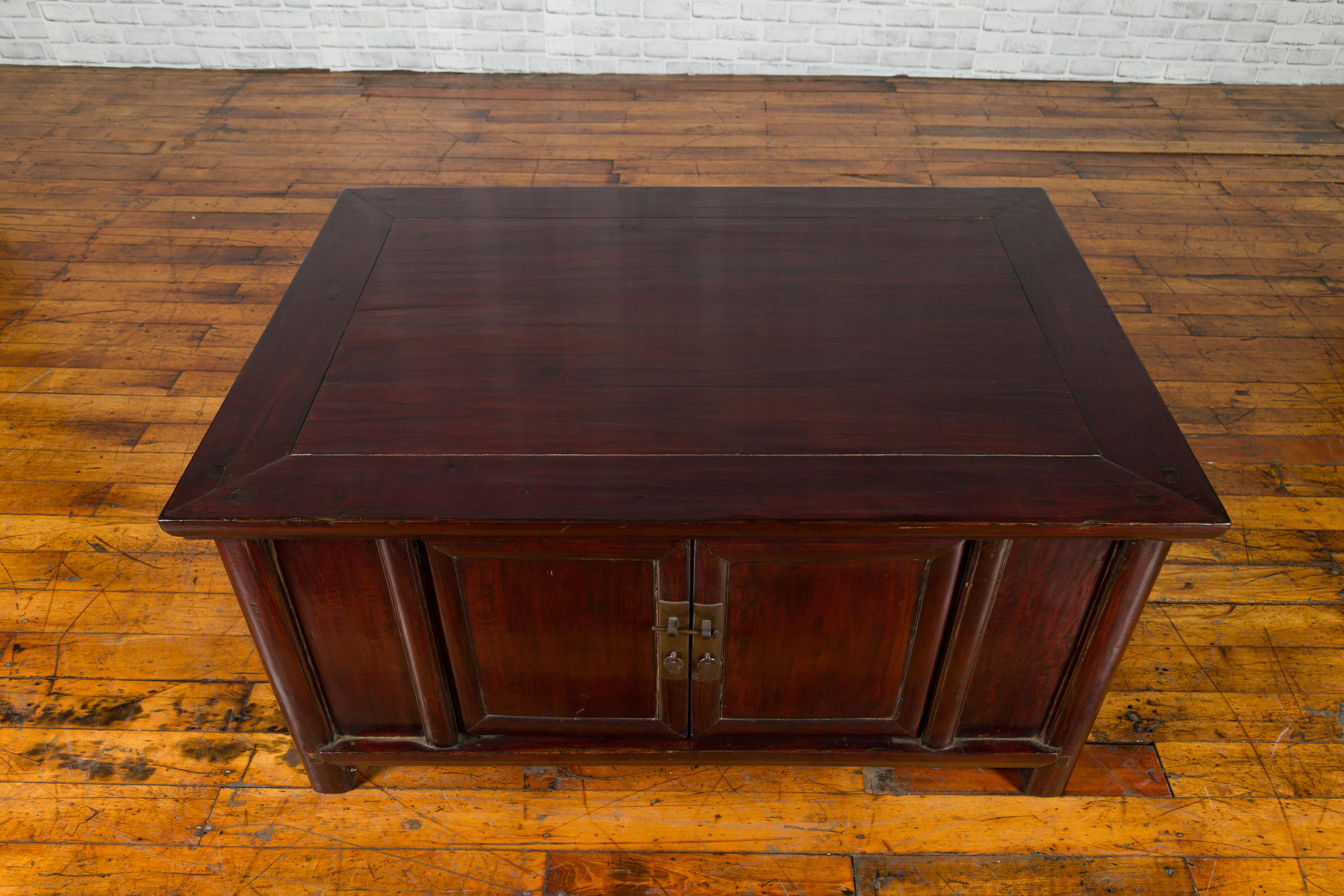 Qing Chinese 19th Century Low Two-Door Cabinet with Reddish Brown Lacquer 5