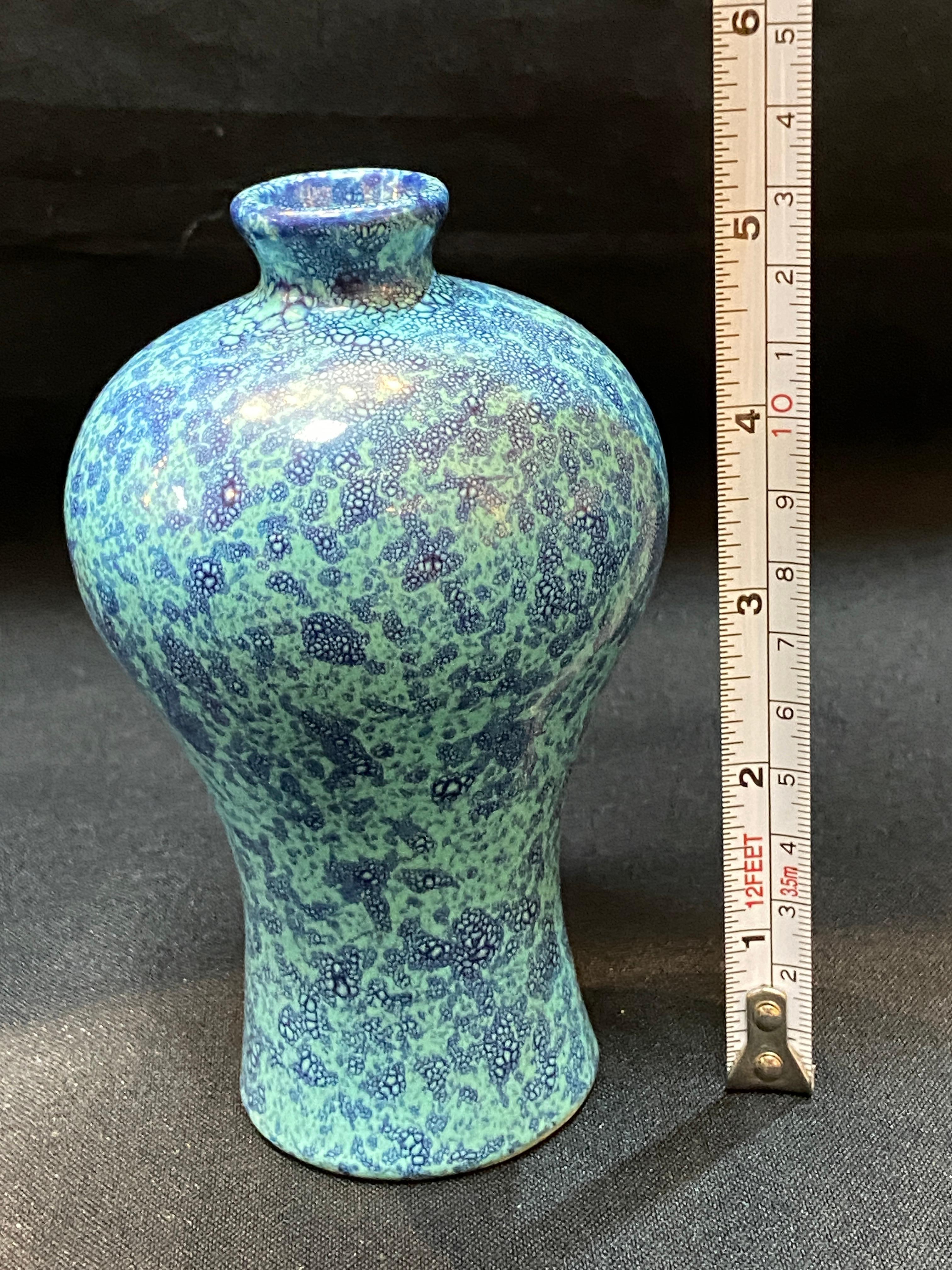 Qing， Chinese antique a delicate “Robin-Egg”-glazed porcelain plum vase For Sale 11