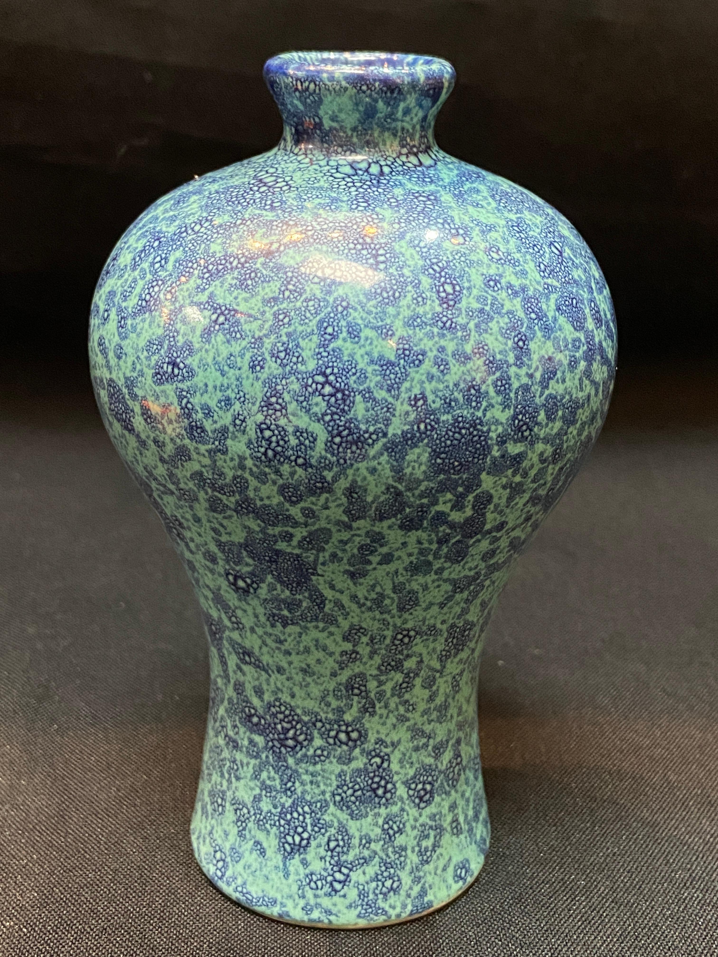 Qing， Chinese antique a delicate “Robin-Egg”-glazed porcelain plum vase For Sale 3