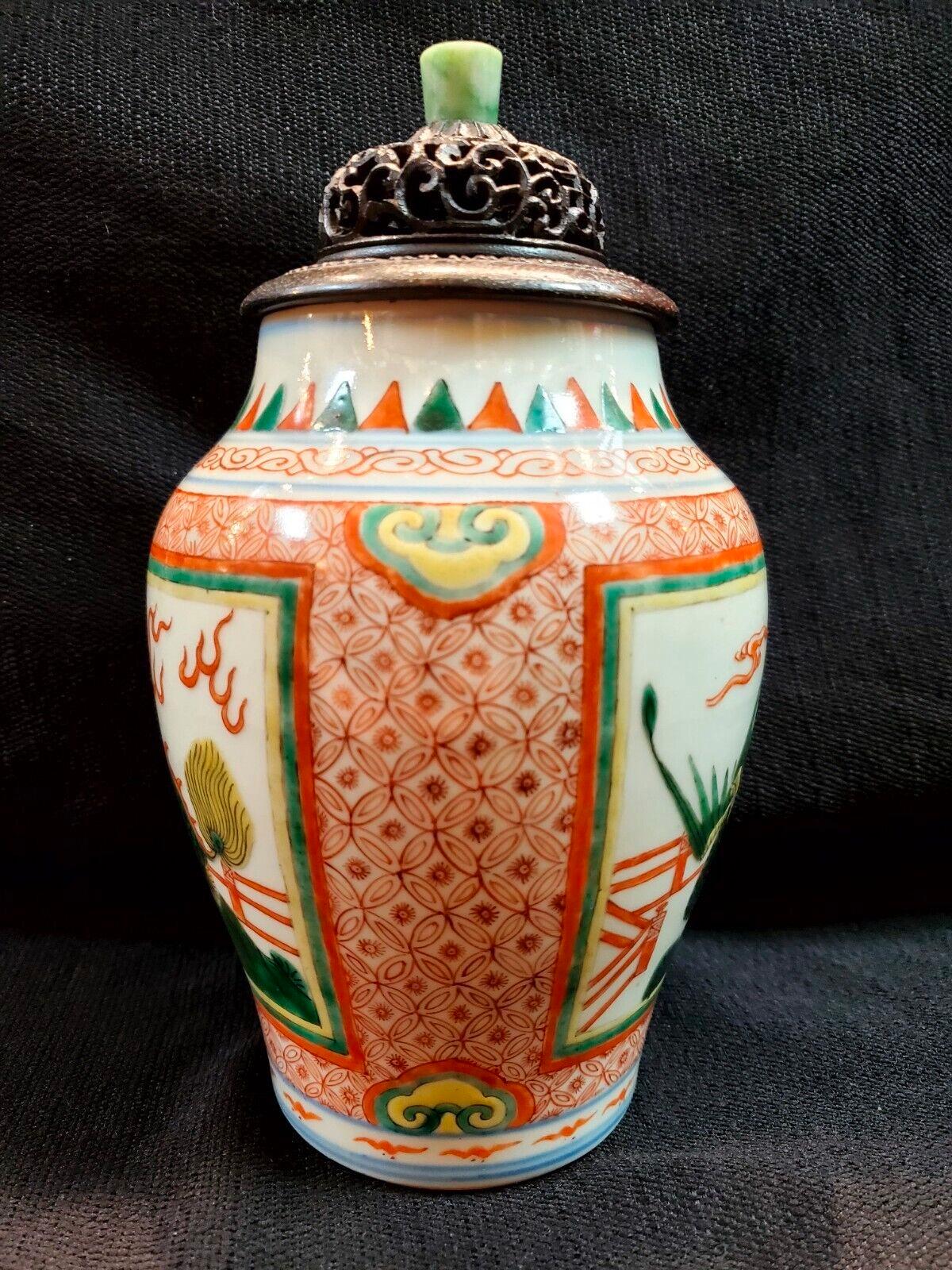 Qing, Chinese antique Kangxi famille verte Qiling covered jar/ ?,?????????? (??).
Condition:As antique shows normal sign of wear and use, no damage or cracks. 
Material:porcelain
Approximate size: H: 8.25 inch, W: 4 inch. Please refer the size in