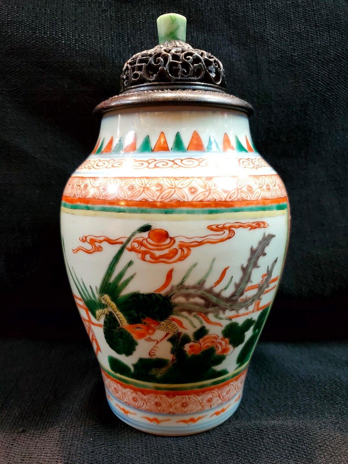 Qing, Chinese Antique Kangxi Famille Verte Qiling Covered Jar 3