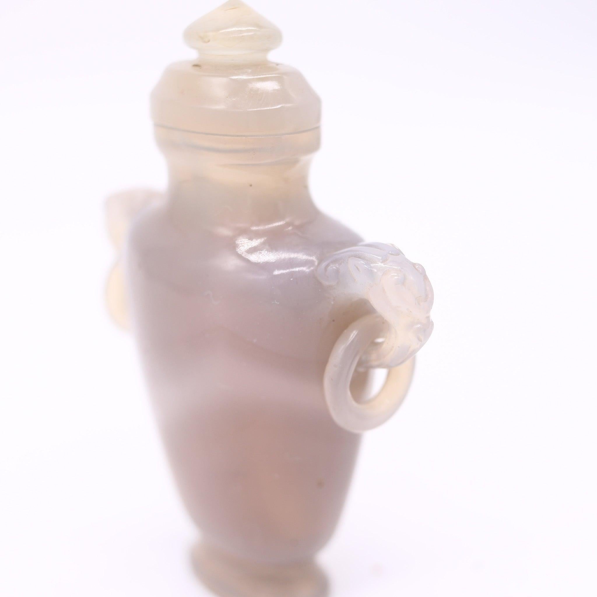 QING DINASTY 1900 Jarroncito Ánfora Con Tapa Tallada En Encaje Azul Agathe Tallado a mano en venta