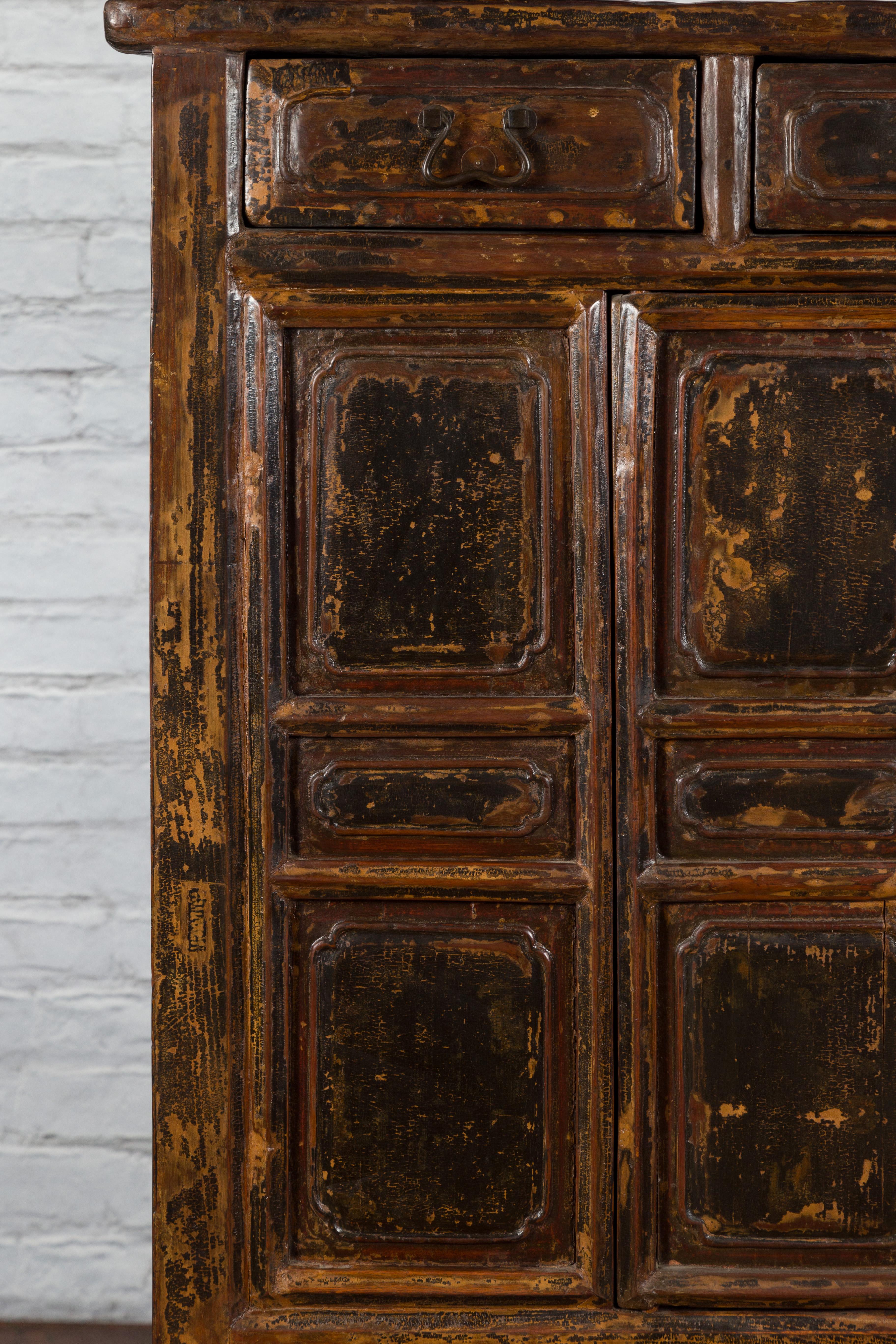 Qing Dynasty 1800s Brown Lacquered Chinese Cabinet with Doors and Drawers For Sale 4