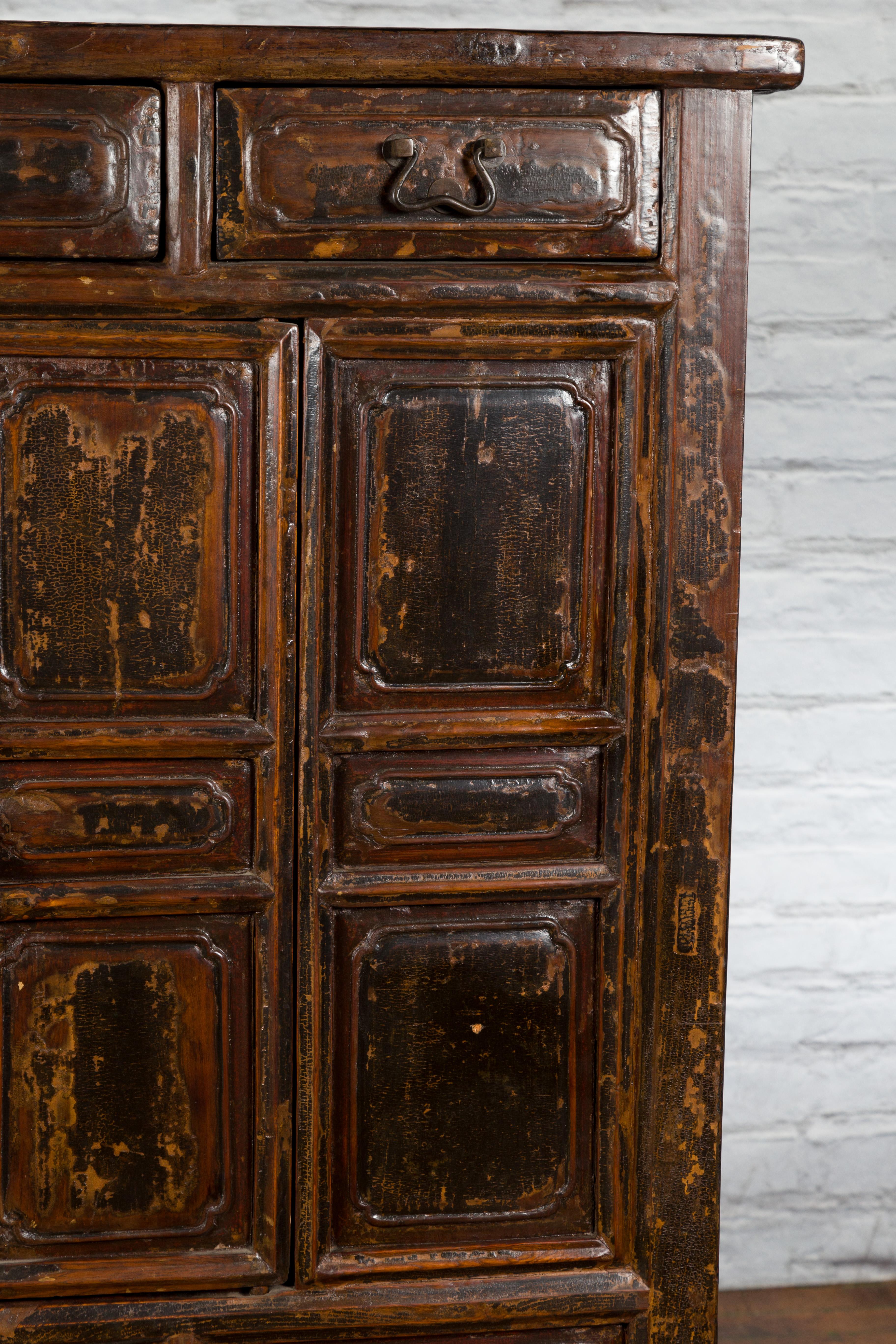 Qing Dynasty 1800s Brown Lacquered Chinese Cabinet with Doors and Drawers For Sale 5