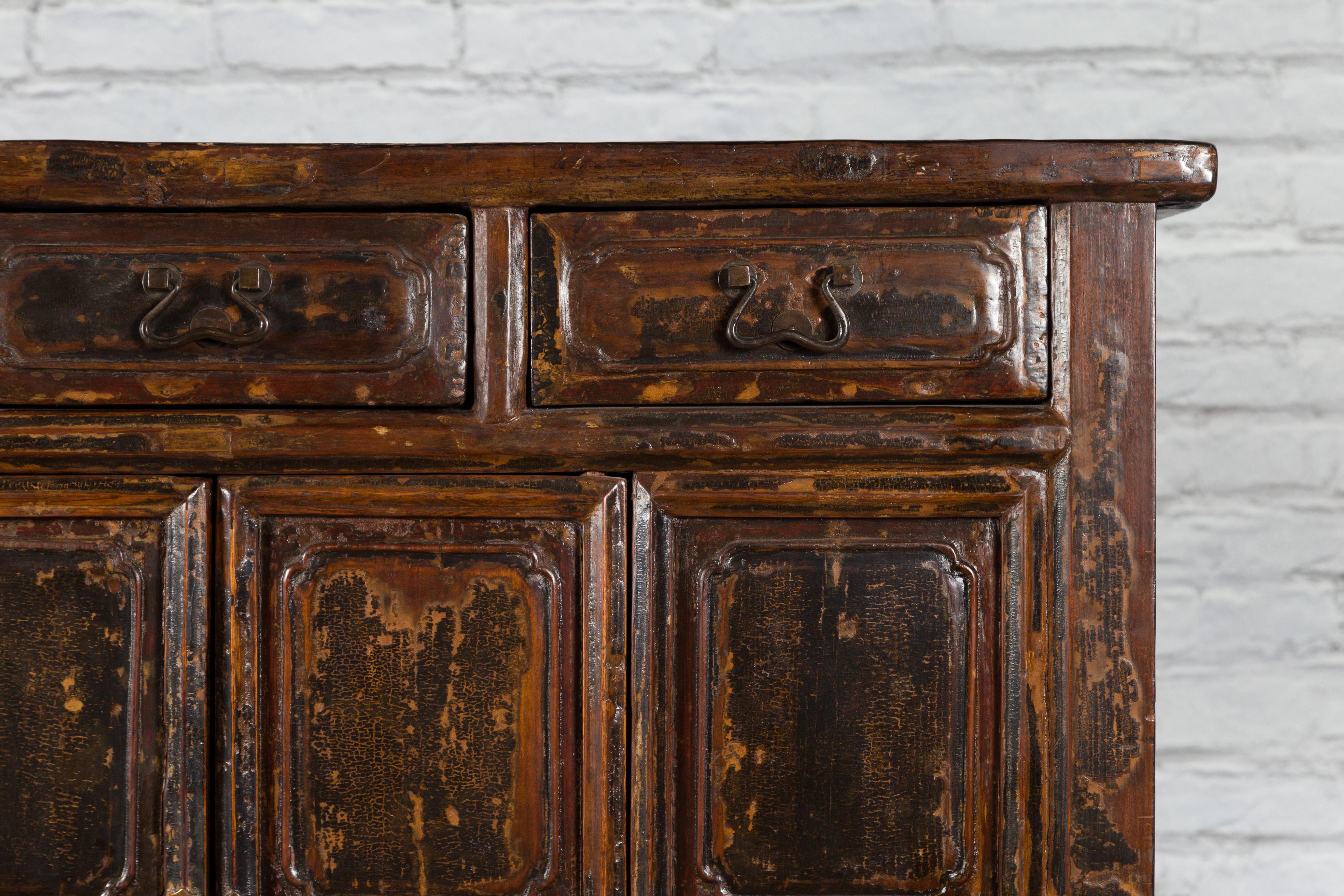Dynastie Qing 1800s Cabinet chinois laqué Brown avec portes et tiroirs Bon état - En vente à Yonkers, NY