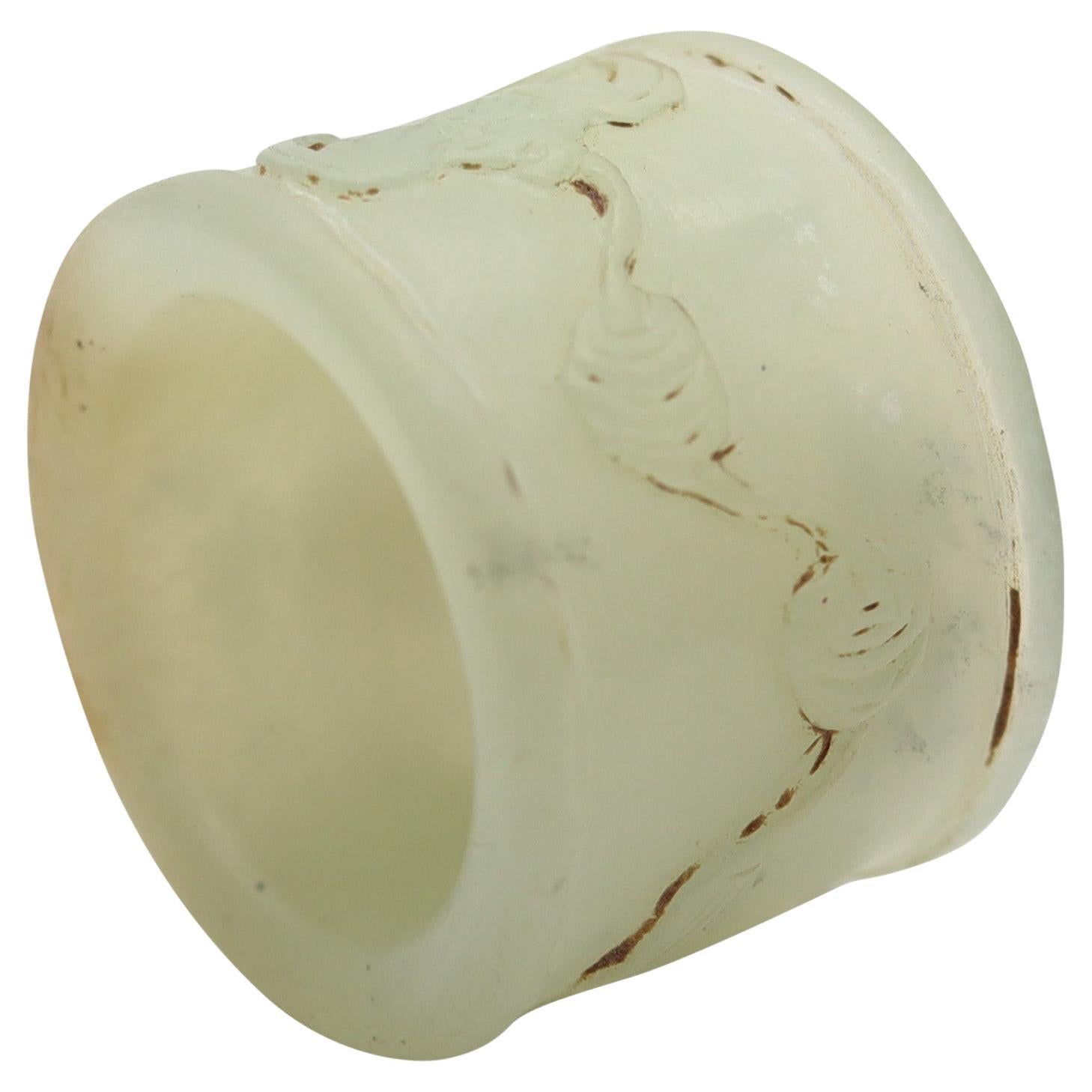 QING DYNASTY 1900 Antiker Bogenschützenring aus transluzenter Jade geschnitzt