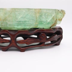 QING DYNASTY 1900 Decorative Vase Carved In Translucent Green Fluorite In Stand