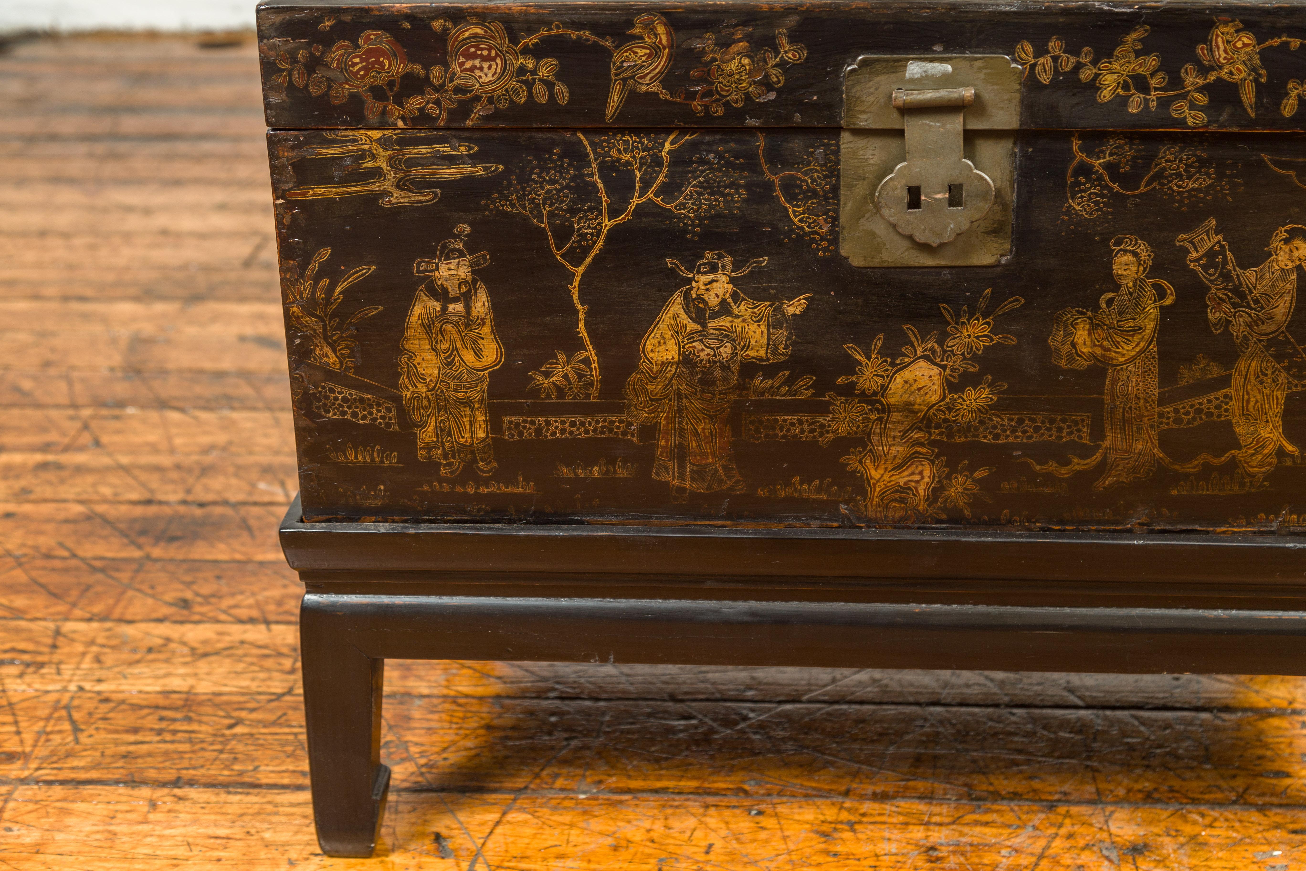 Wood Qing Dynasty 19th Century Black and Gold Blanket Chest with Chinoiserie Painting