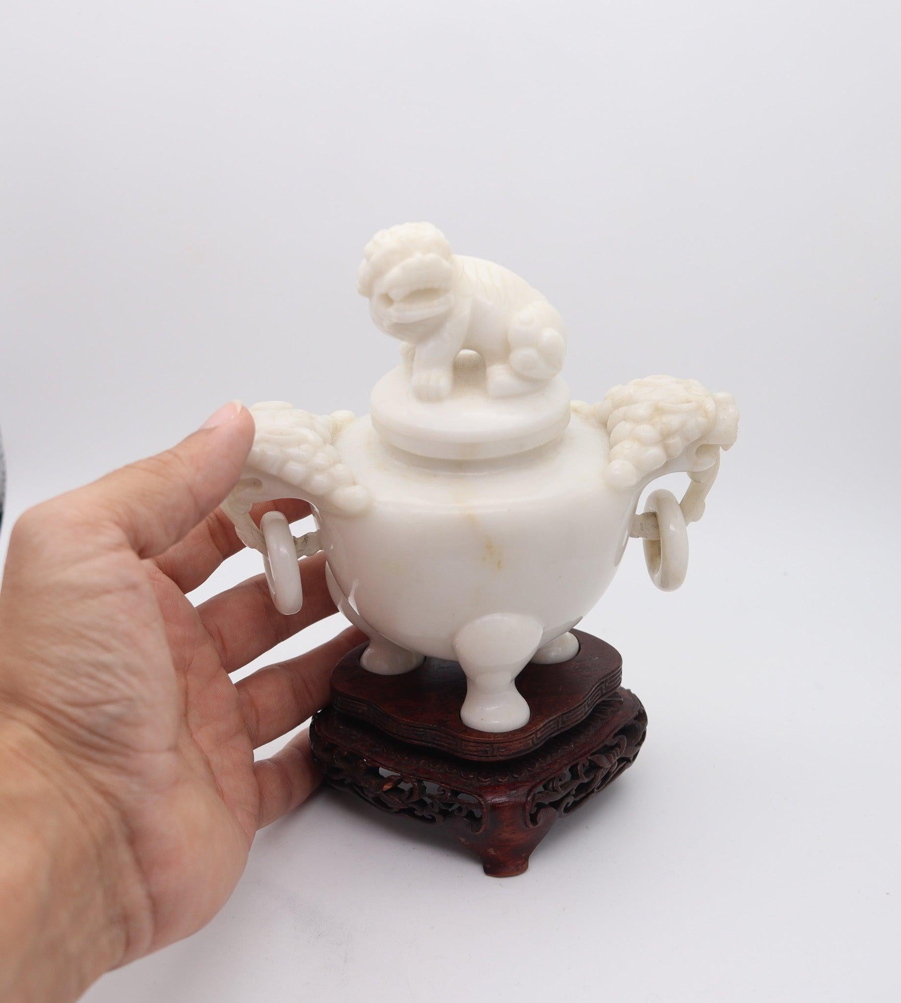Encensoir Foo-Dog sculpté du 19ème siècle avec couvercle en marbre blanc QING DYNASTY Excellent état - En vente à Miami, FL