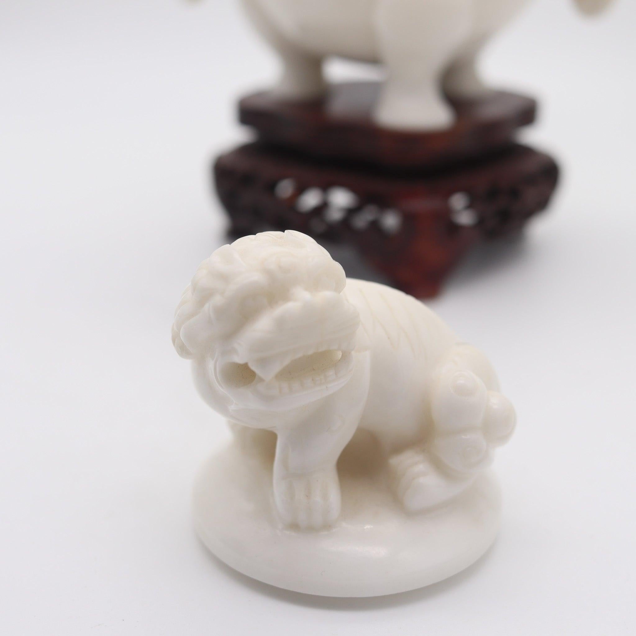 Encensoir Foo-Dog sculpté du 19ème siècle avec couvercle en marbre blanc QING DYNASTY en vente 1