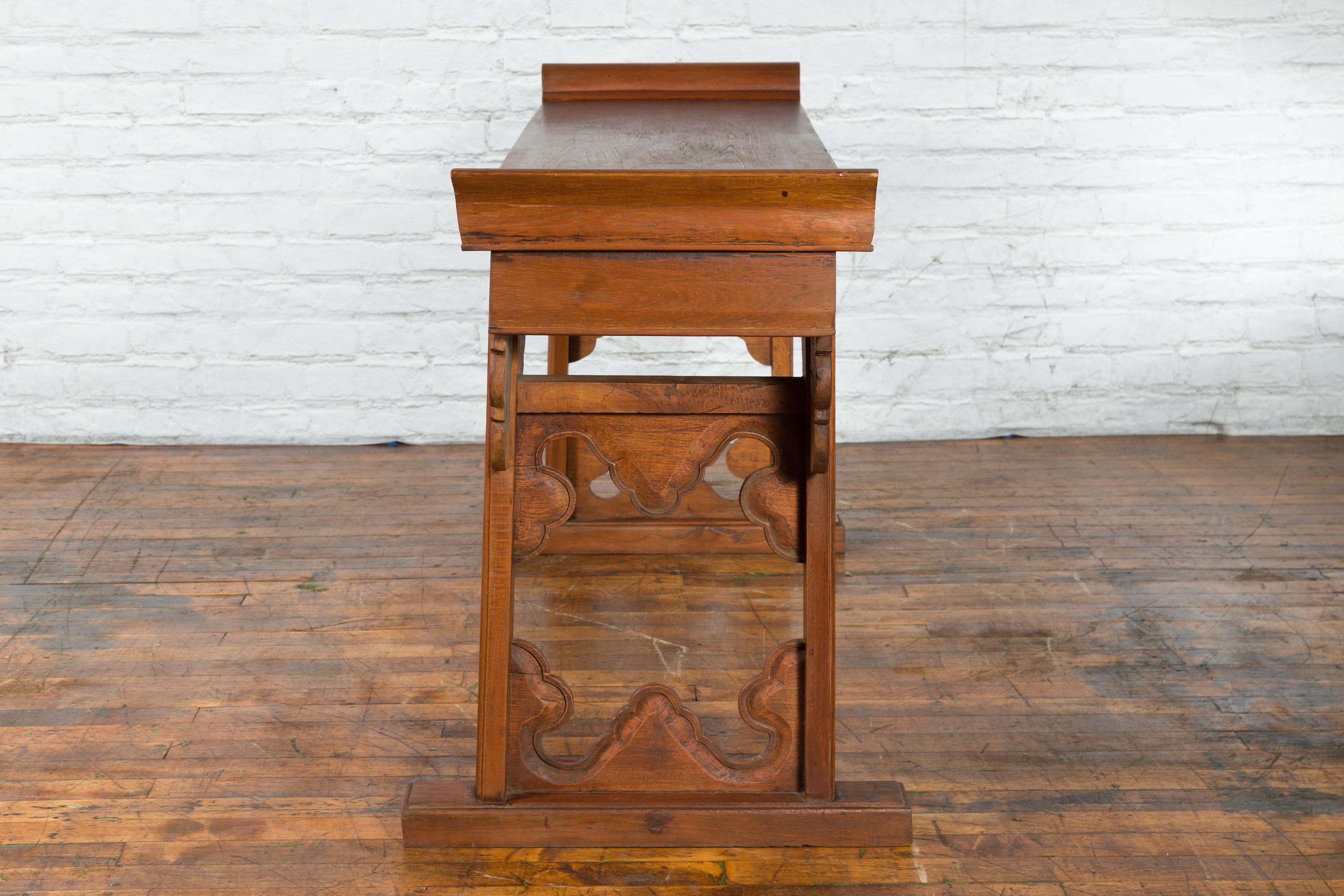 Chinese Late 20th Century Altar Console Table with Carved Scrolling Apron For Sale 6