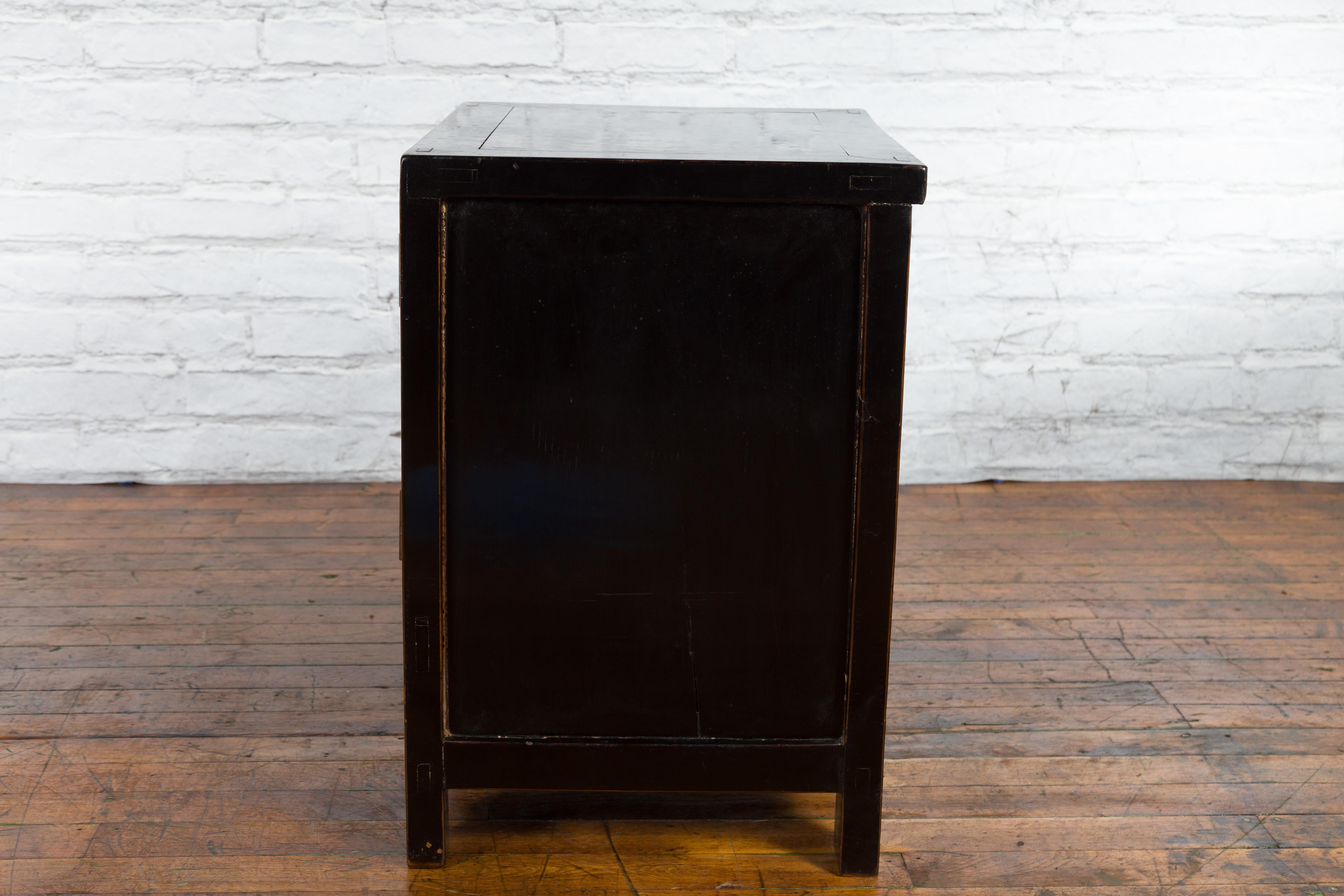Qing Dynasty 19th Century Chinese Black Lacquer Side Cabinet with Two Drawers For Sale 10
