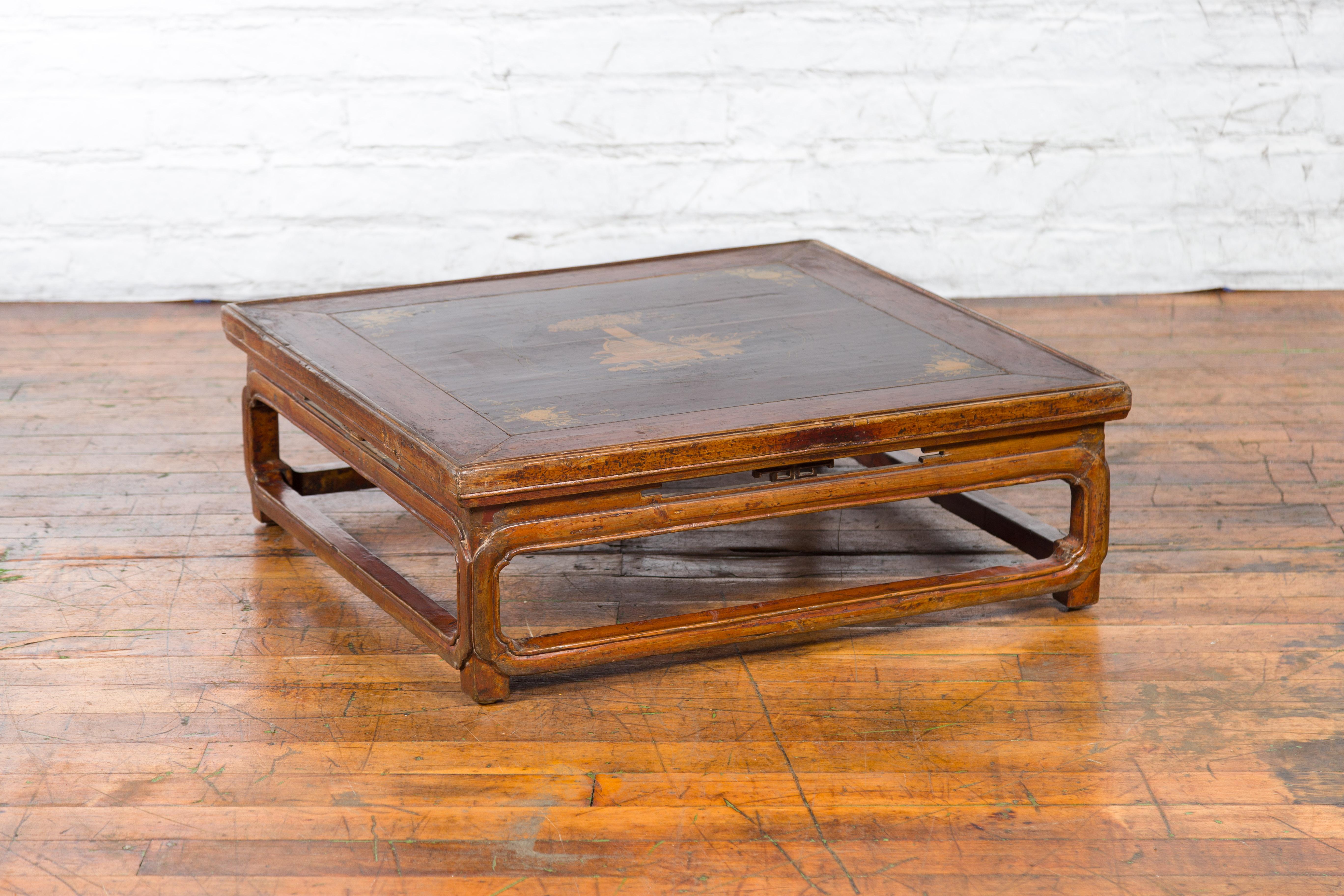 Qing Dynasty 19th Century Chinese Low Kang Coffee Table with Painted Décor For Sale 4