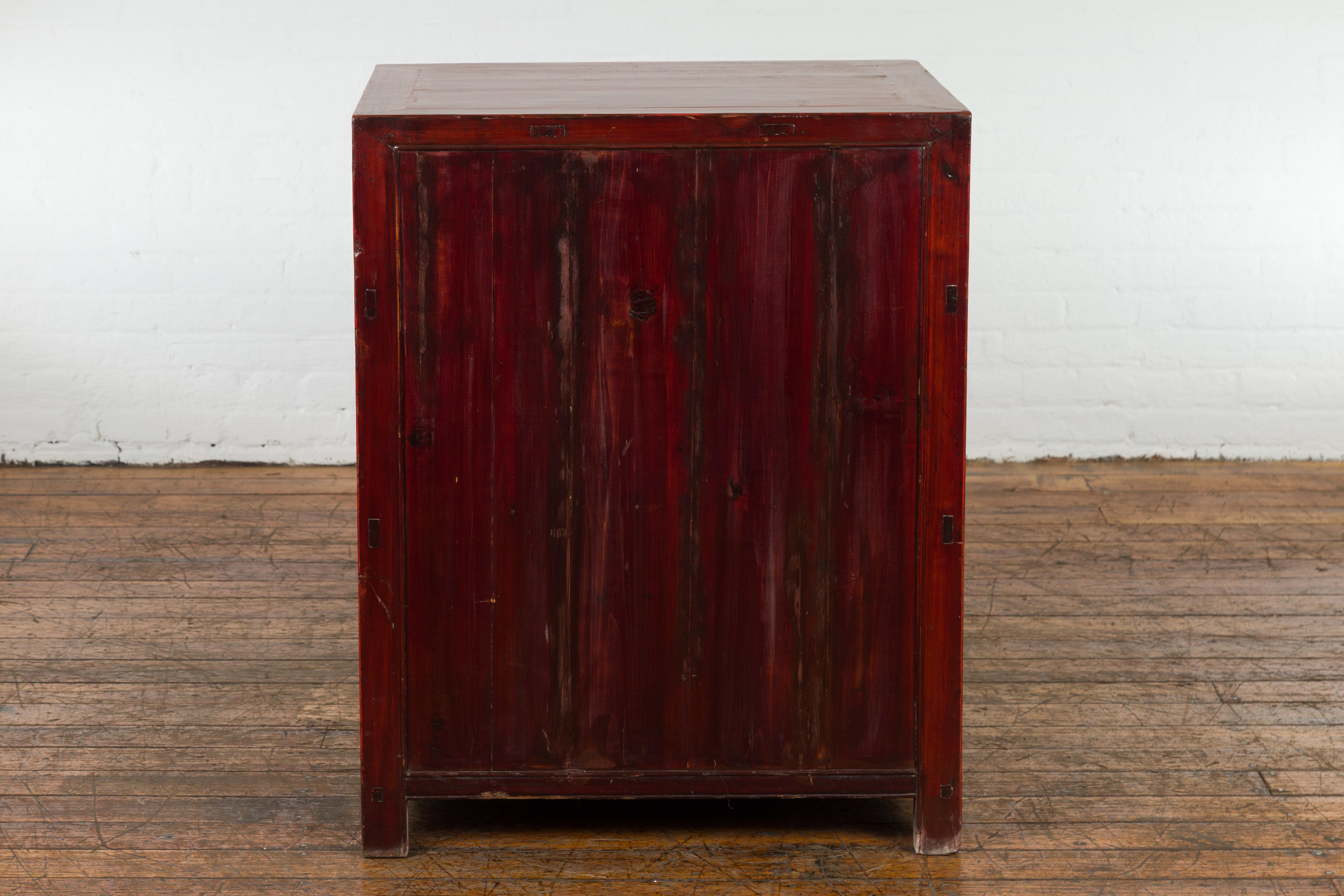Qing Dynasty 19th Century Chinese Red Lacquer Cabinet with Drawers and Doors For Sale 10