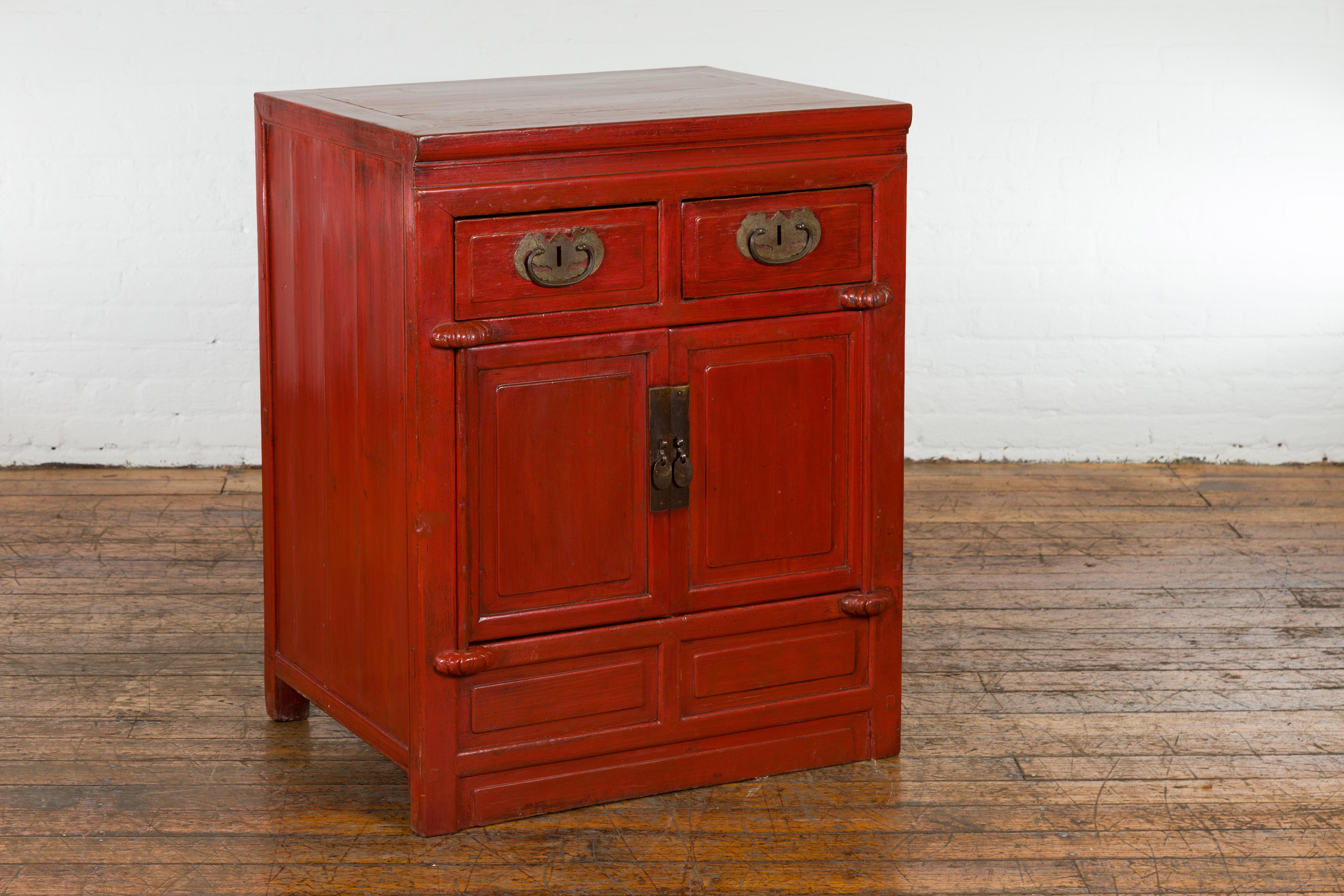 Qing Dynasty 19th Century Chinese Red Lacquer Cabinet with Drawers and Doors In Good Condition For Sale In Yonkers, NY