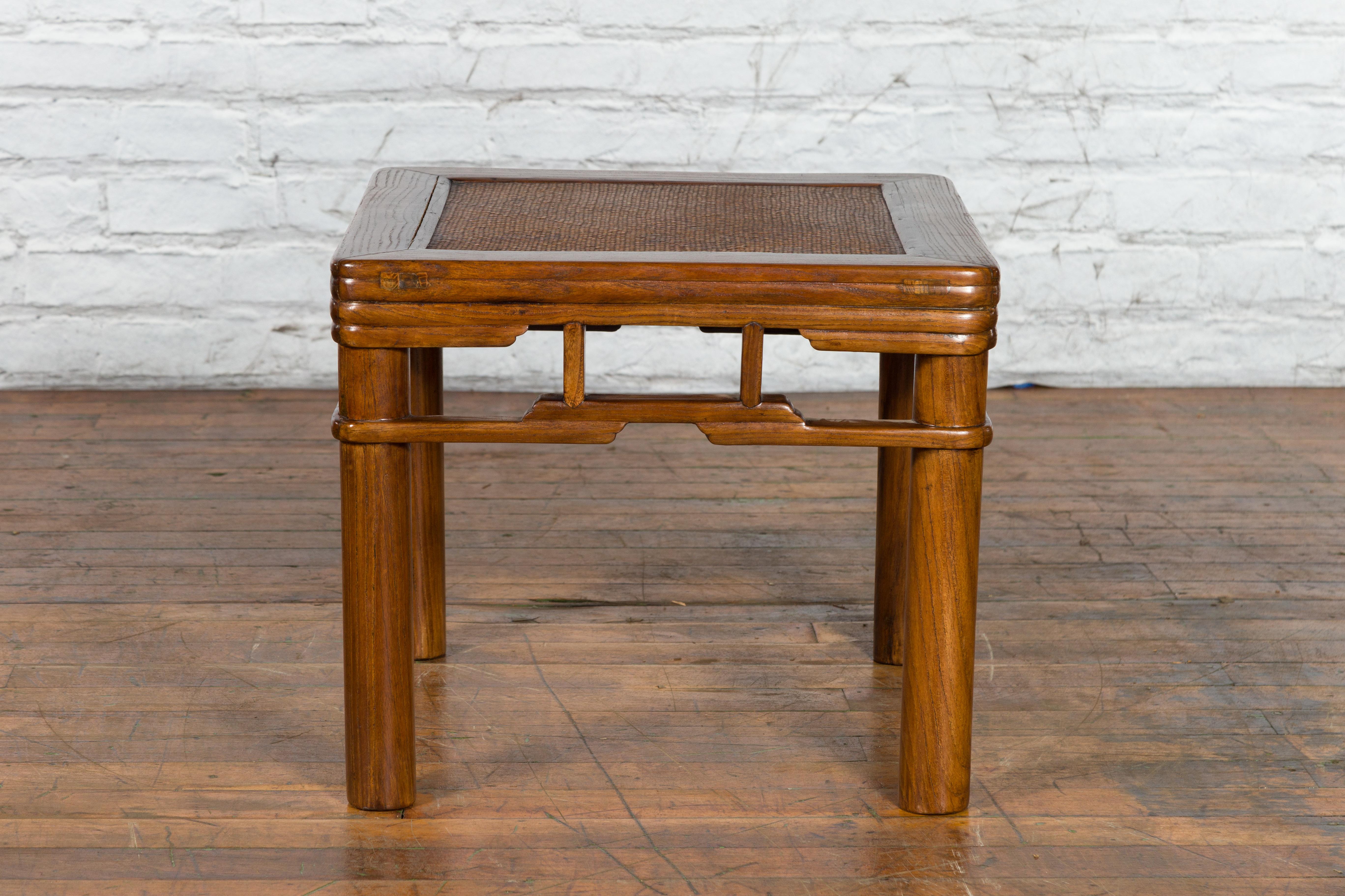 Qing Dynasty 19th Century Chinese Wooden Side Table with Pillar Strut Motifs For Sale 10