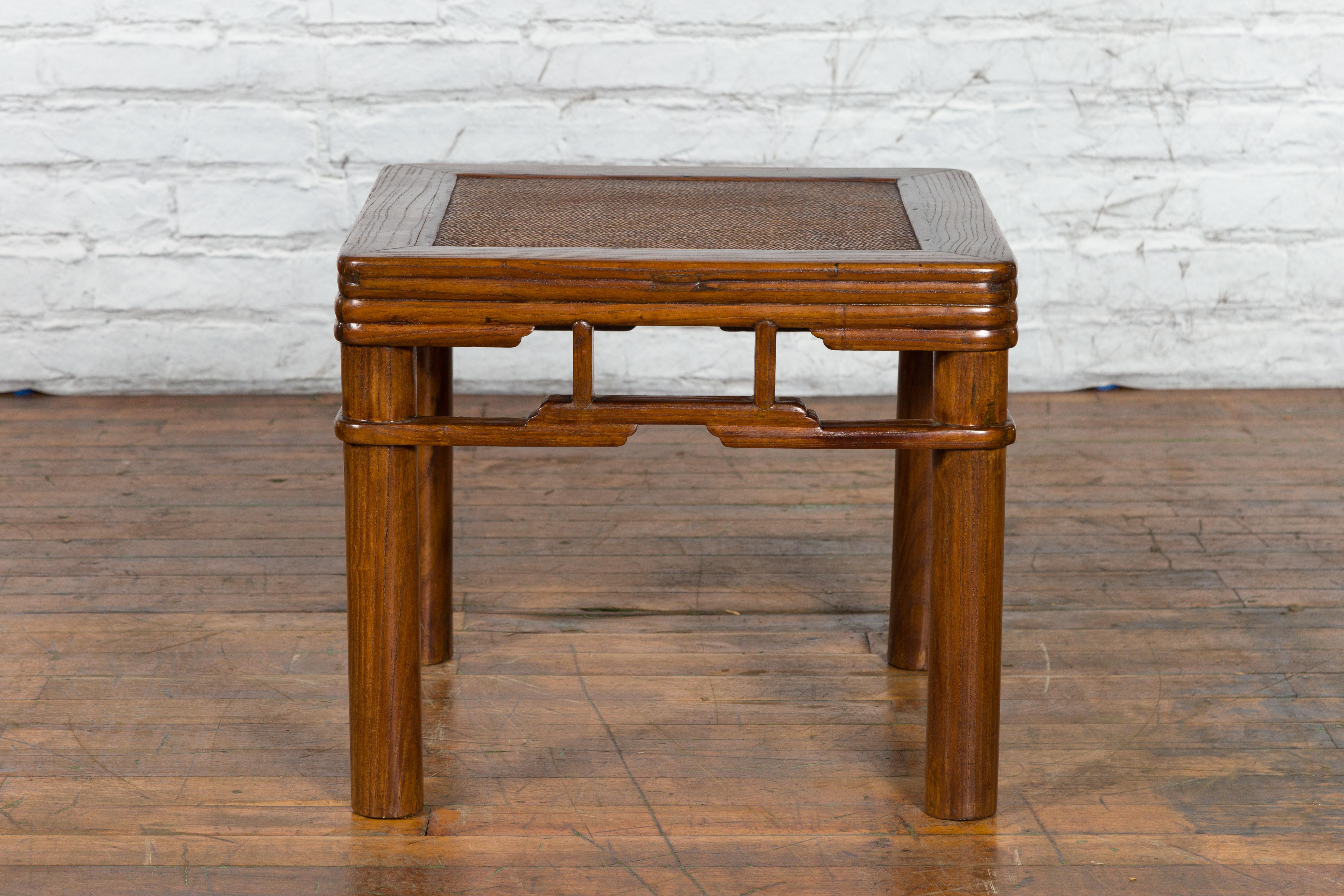 Qing Dynasty 19th Century Chinese Wooden Side Table with Pillar Strut Motifs For Sale 11