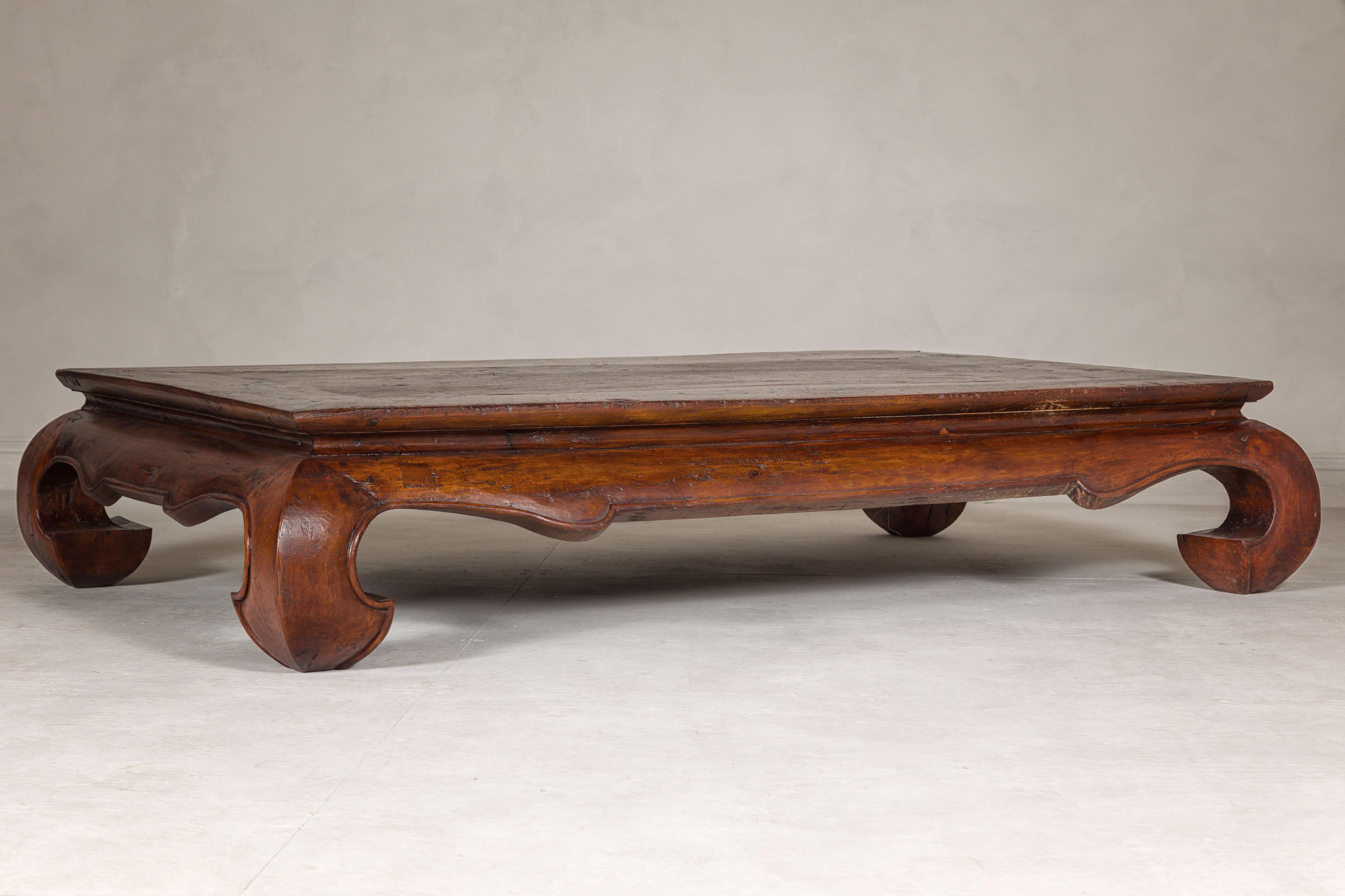 Qing Dynasty 19th Century Chow Leg Kang Table with Weathered Rustic Patina For Sale 6