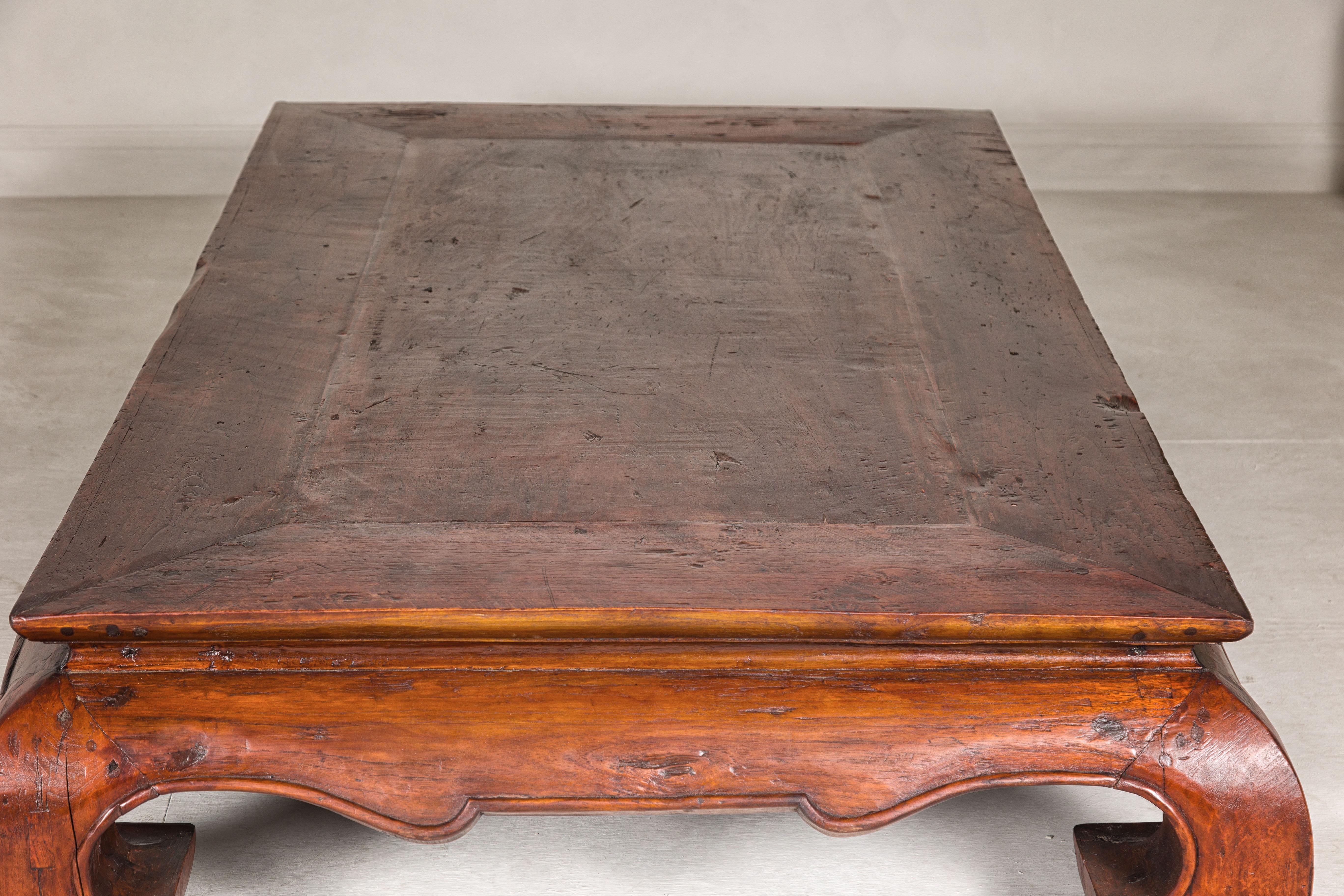 Qing Dynasty 19th Century Chow Leg Kang Table with Weathered Rustic Patina For Sale 8